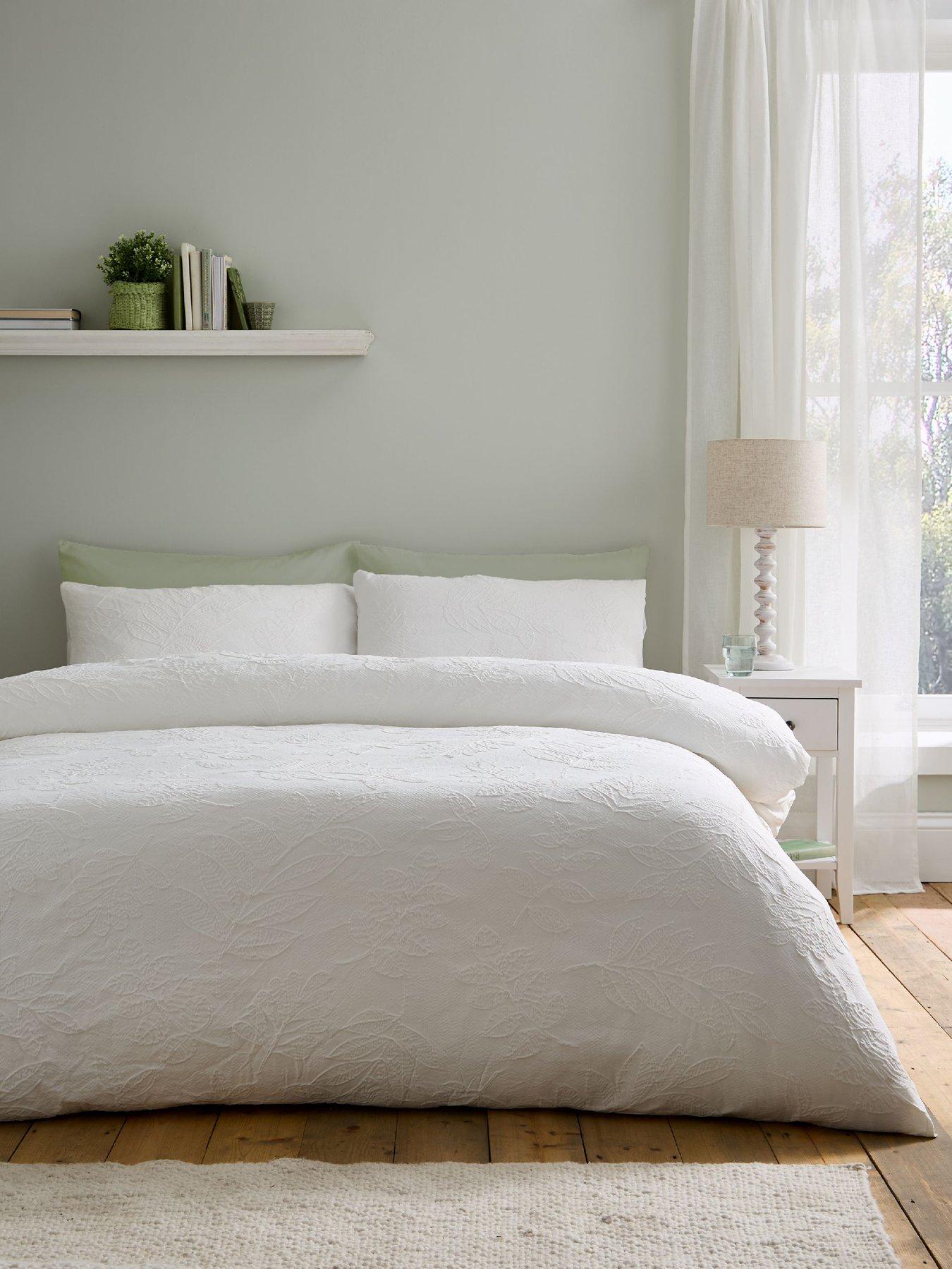 Catherine Lansfield Unisex White Jacquard Leaves Duvet Cover Set In | Size: Super King - Image 10