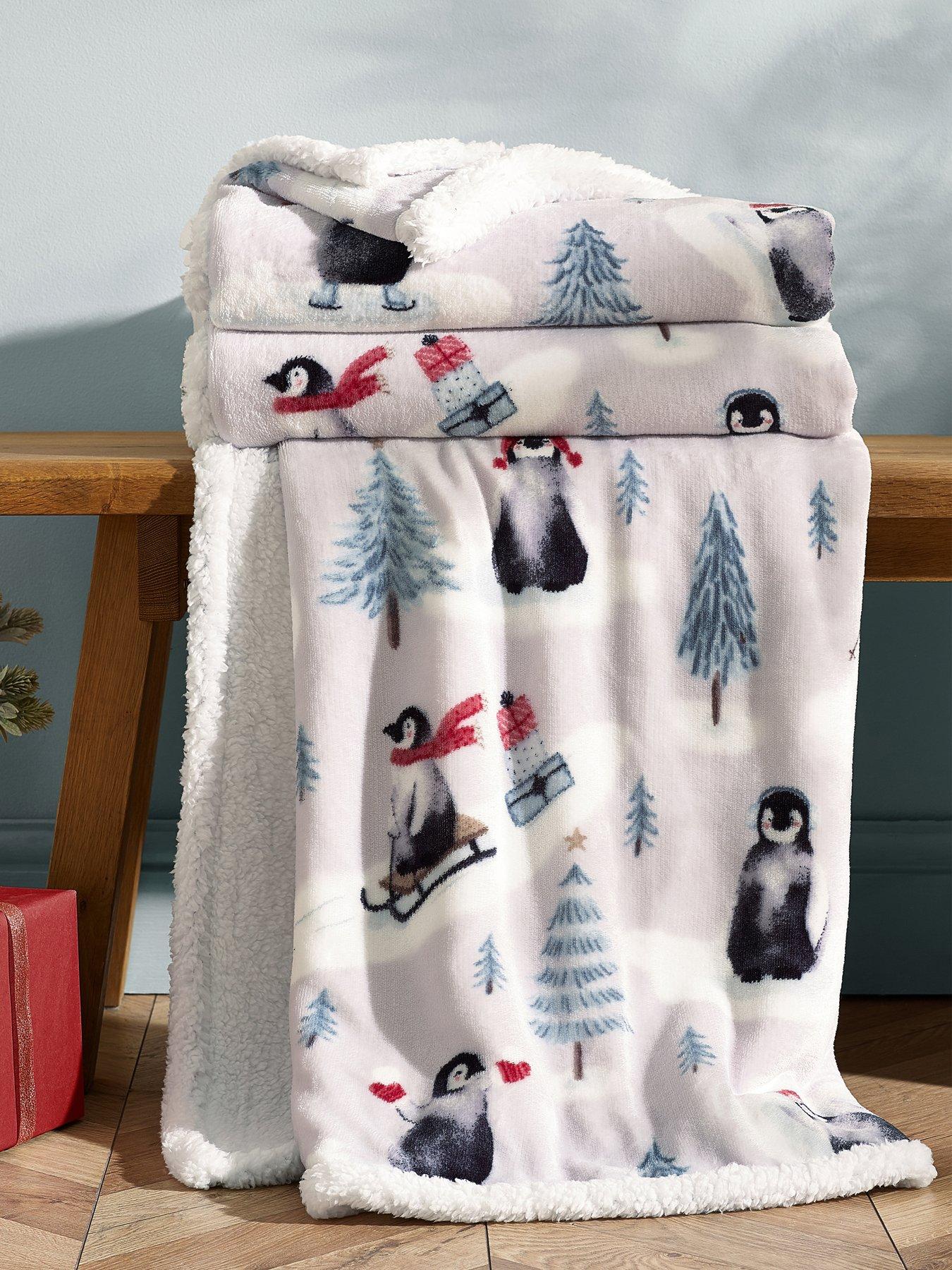 Catherine Lansfield Red/Green Christmas Sherpa Penguins Throw 130X170cm - Natural - Image 5