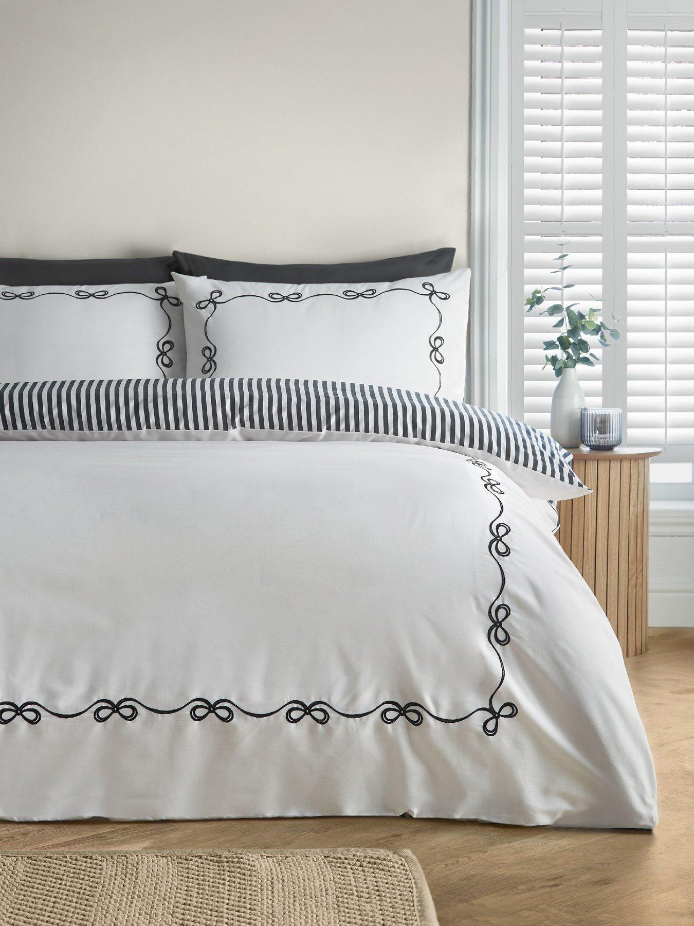 Catherine Lansfield Bow Embroidery Duvet Cover Set in Black | Size: Single - Image 9