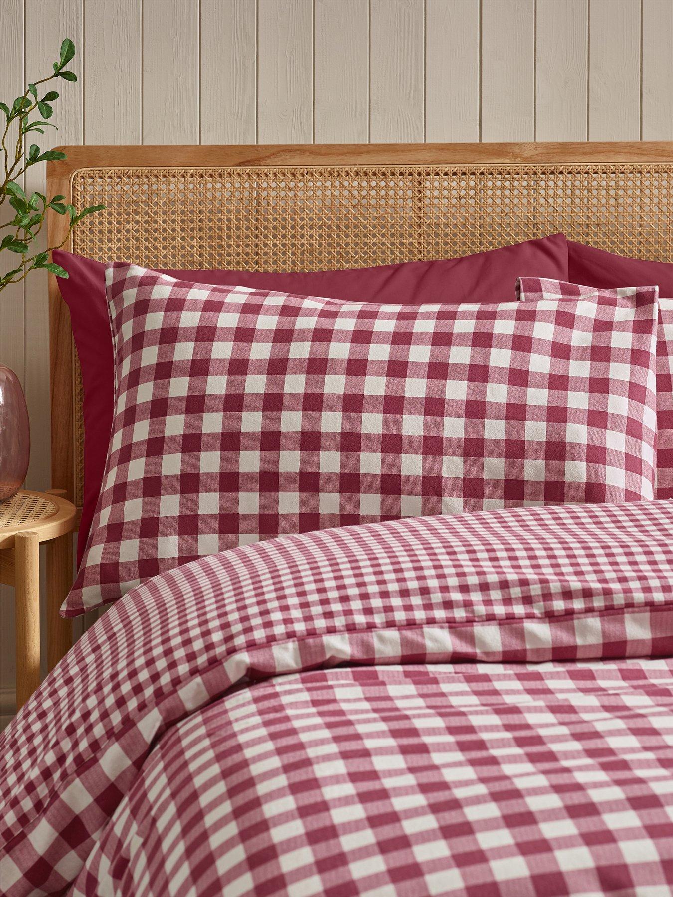 Image 4 of 5 of Catherine Lansfield 100% Brushed Cotton Gingham Check Duvet Set Burgundy