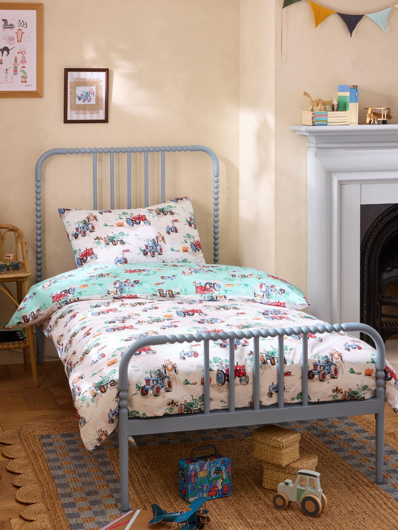 B&Q -  Vintage Tractors Reversible Double Duvet Cover Set With Pillowcases Cream - Image 4