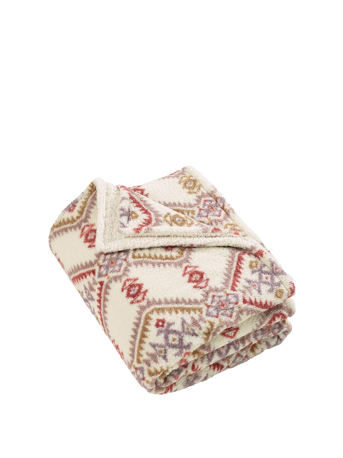 Image 2 of 4 of Catherine Lansfield Navajo Fleece Cosy Sherpa Extra Large Throw Natural