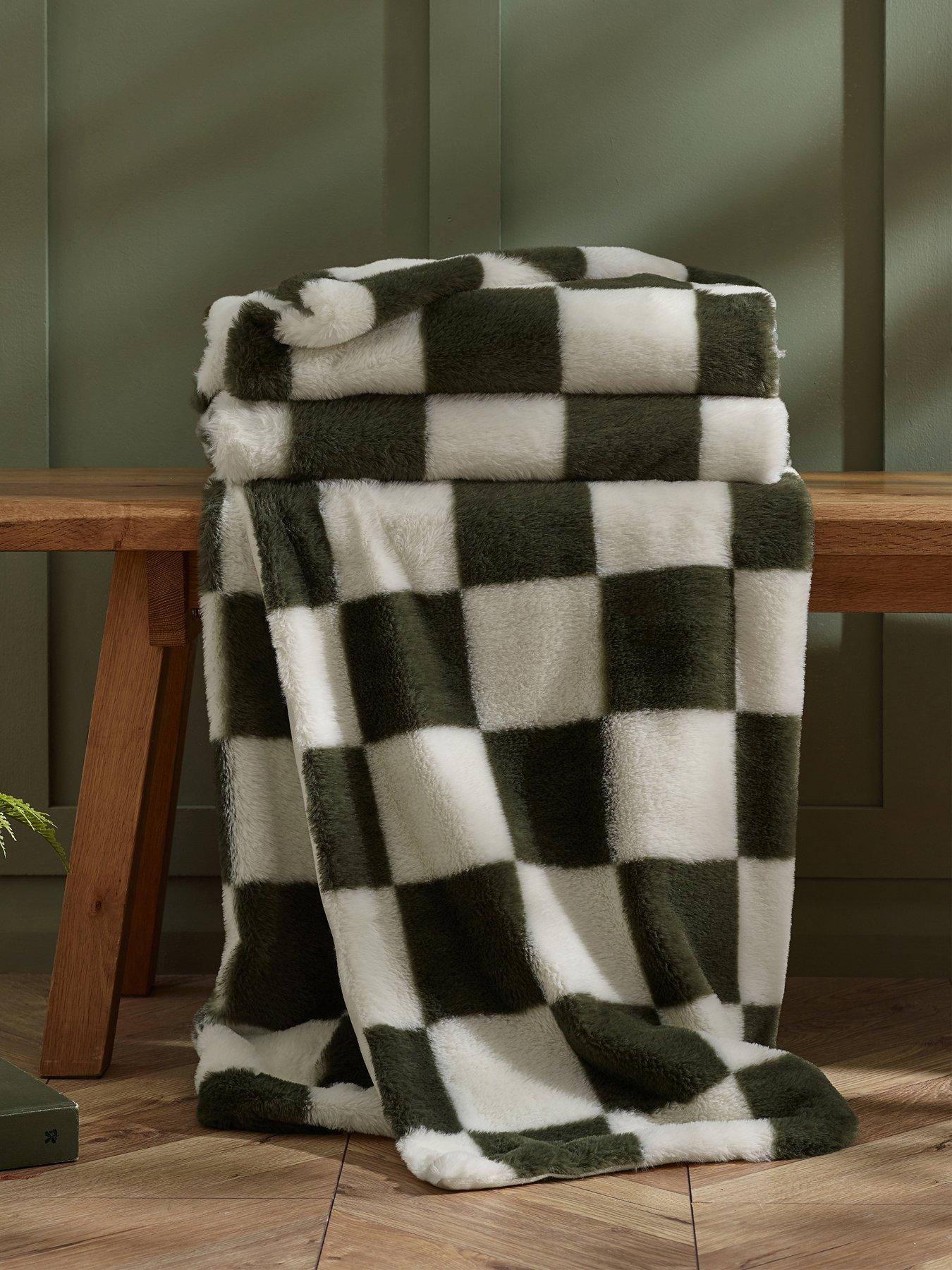 Catherine Lansfield  Green Cosy Soft Checkerboard Fleece Blanket Throw, Sports Direct - Image 7