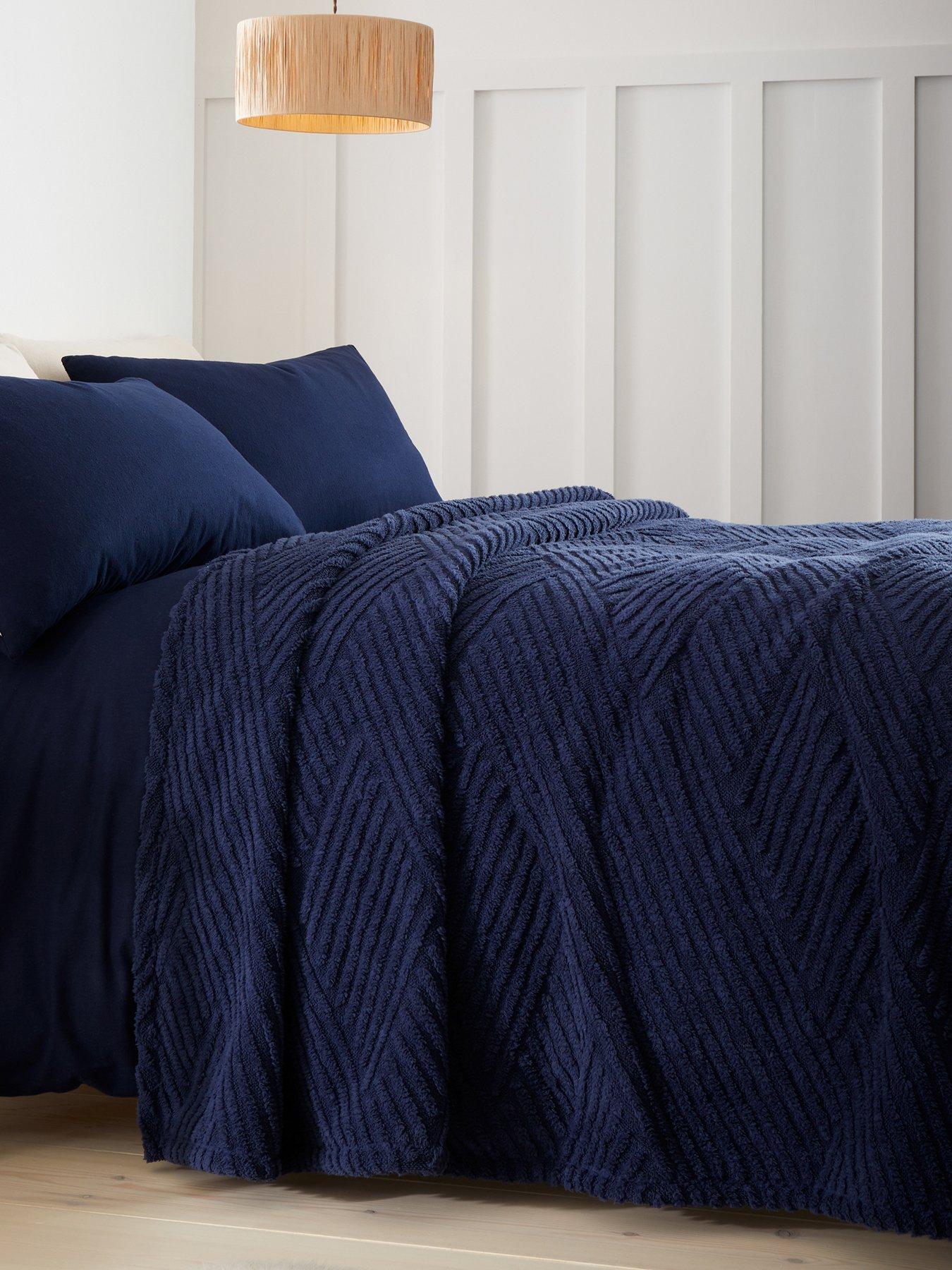 Image 1 of 5 of Catherine Lansfield Super Thermal Warm and Cosy Large Throw 200x220cm