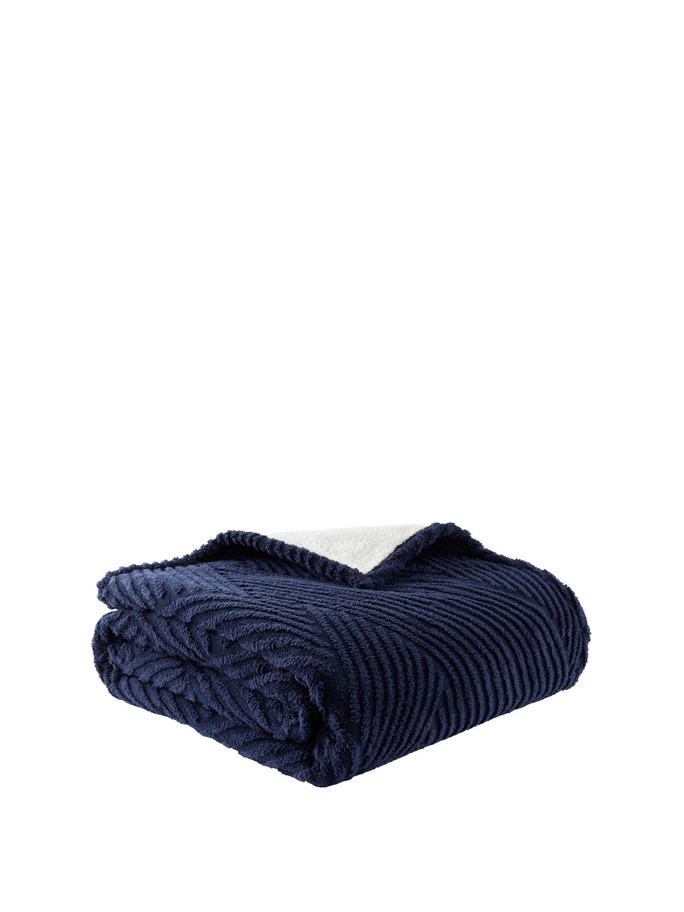 Image 2 of 5 of Catherine Lansfield Super Thermal Warm and Cosy Large Throw 200x220cm