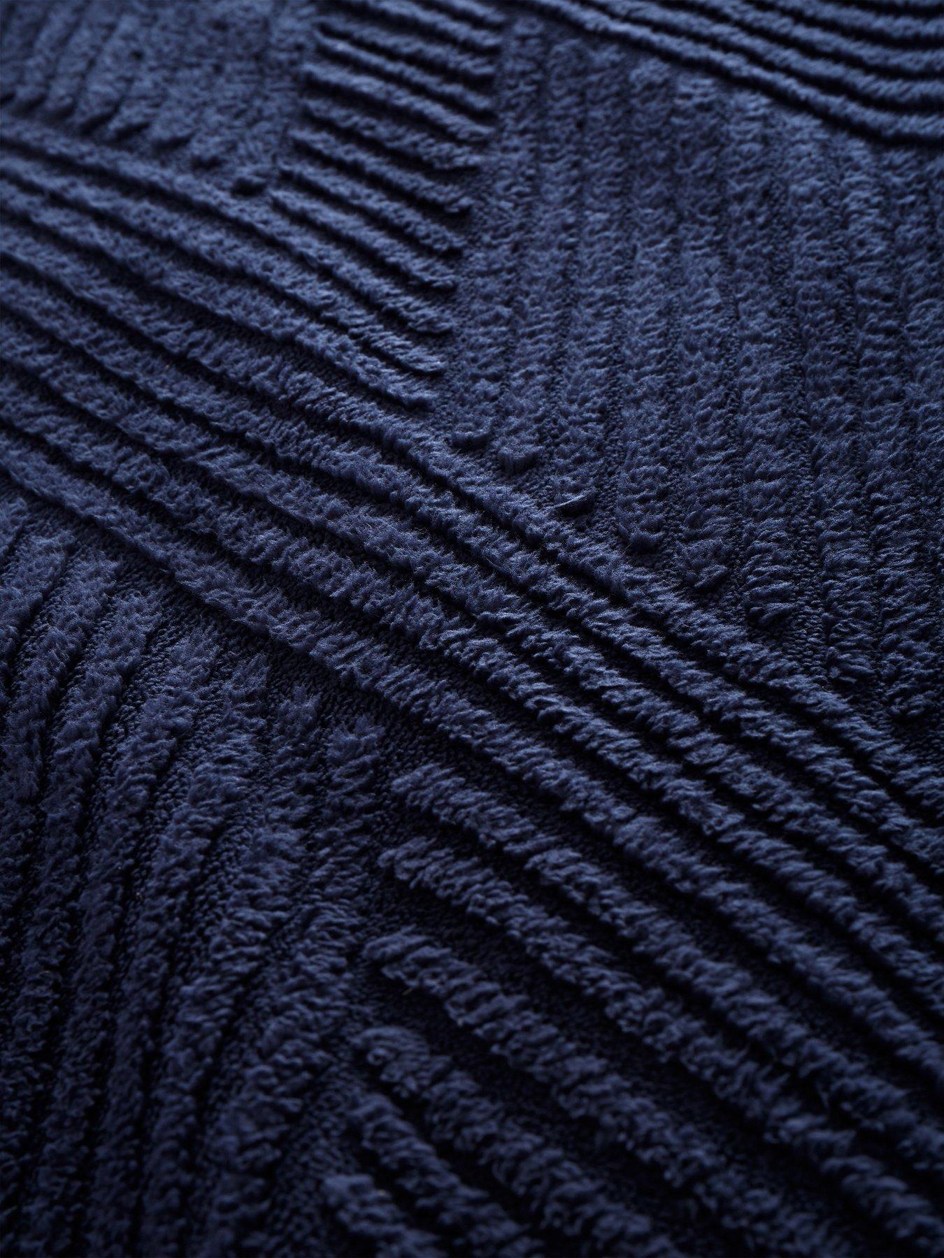 Image 3 of 5 of Catherine Lansfield Super Thermal Warm and Cosy Large Throw 200x220cm