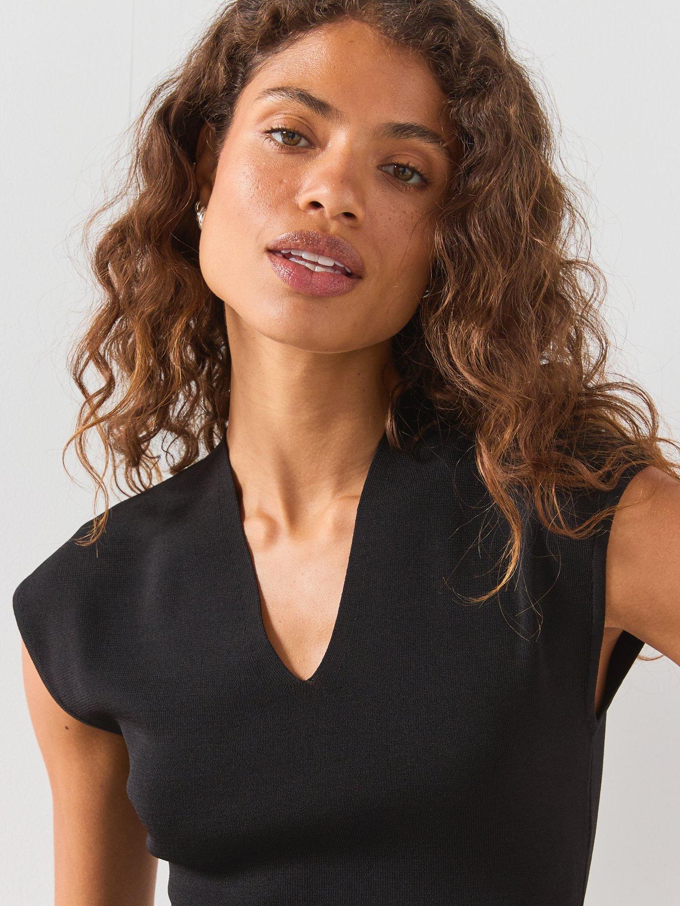 Image 4 of 6 of Mango Fine Knit V-Neck Top - Black