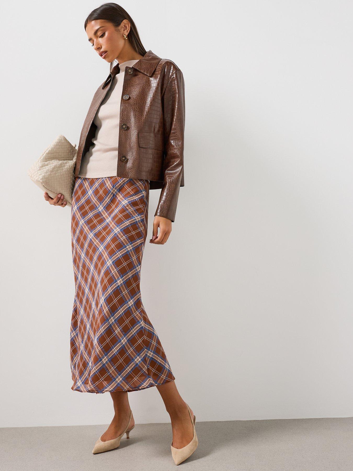 Image 3 of 6 of Mango Women's Croc-Effect Button-Front Cropped Jacket - Brown