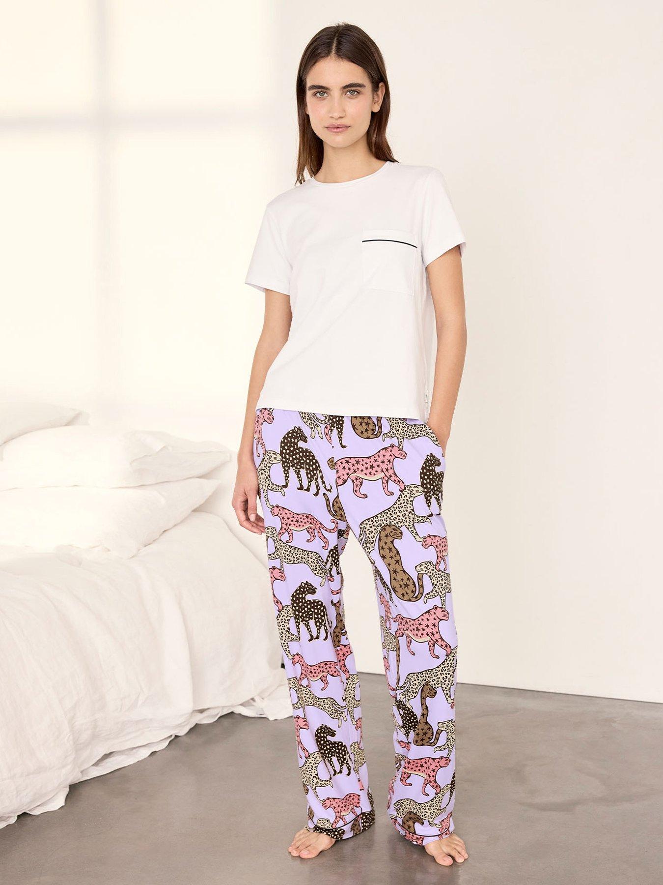 Image 1 of 6 of CHELSEA PEERS Chelsea Peers&nbsp;Cotton Starry Leopard Print Long Pyjama Set - Lilac