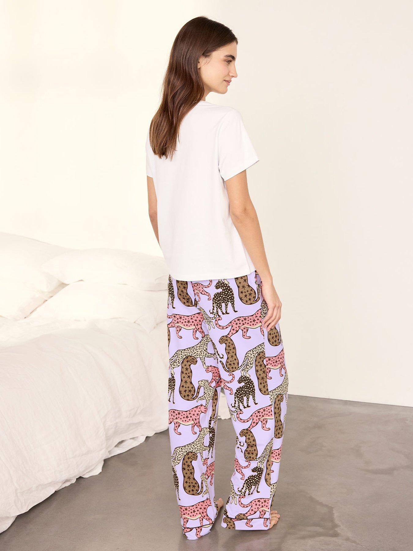 Image 2 of 6 of CHELSEA PEERS Chelsea Peers&nbsp;Cotton Starry Leopard Print Long Pyjama Set - Lilac