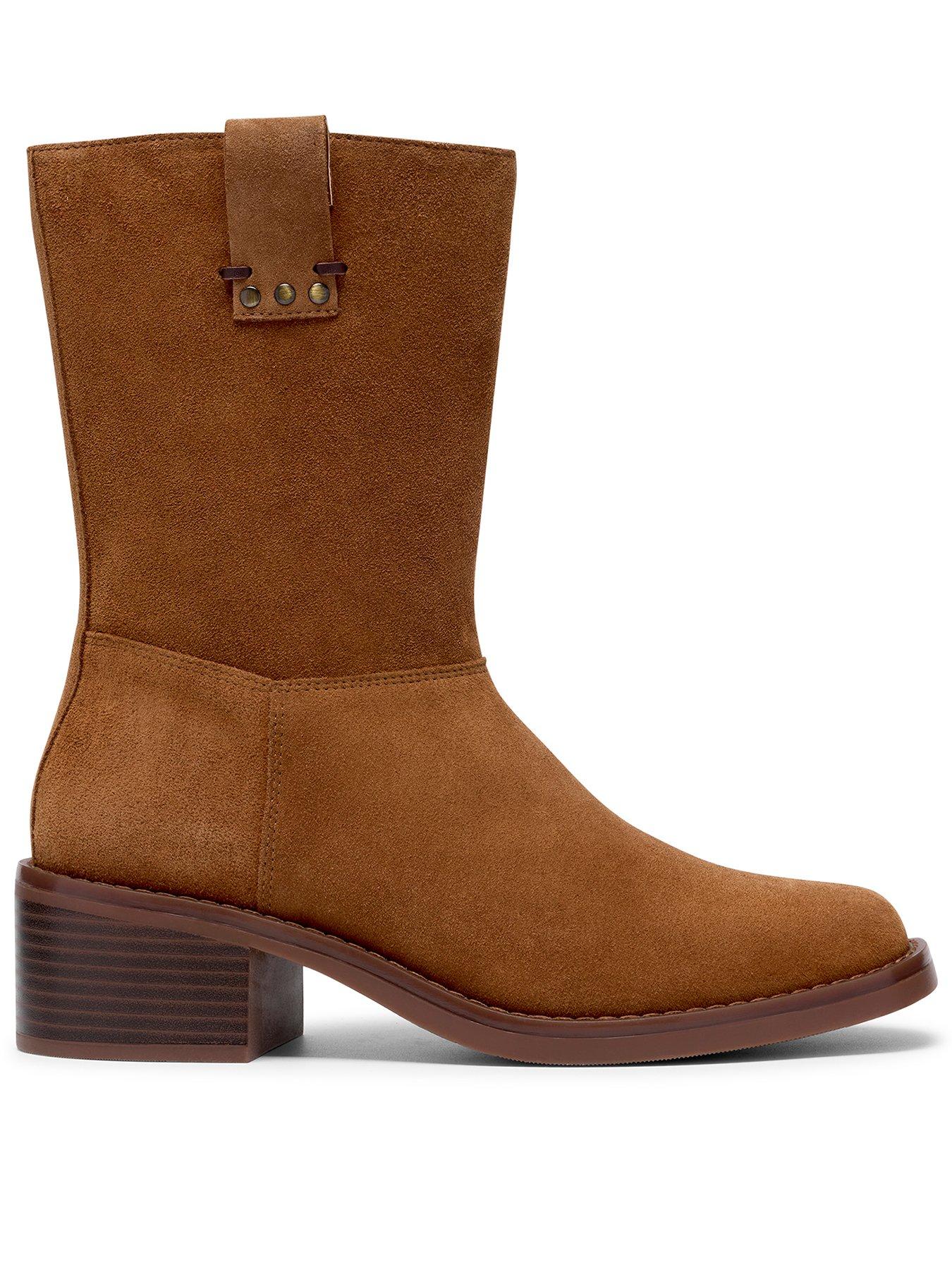 Clarks Digby Slouch Suede Boot - Tan