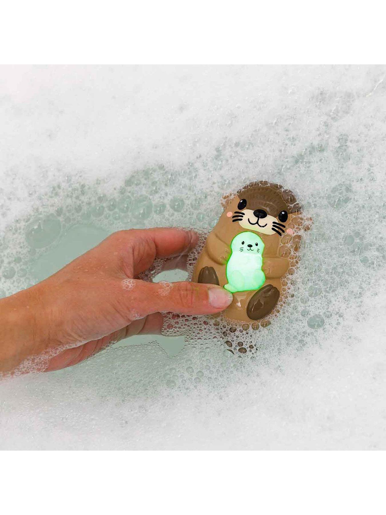 Image 6 of 7 of Infantino Otter Temperature Tester, Aquarium Bath Squirters X8, Glowing Jelly Light Bath Toy Bundle