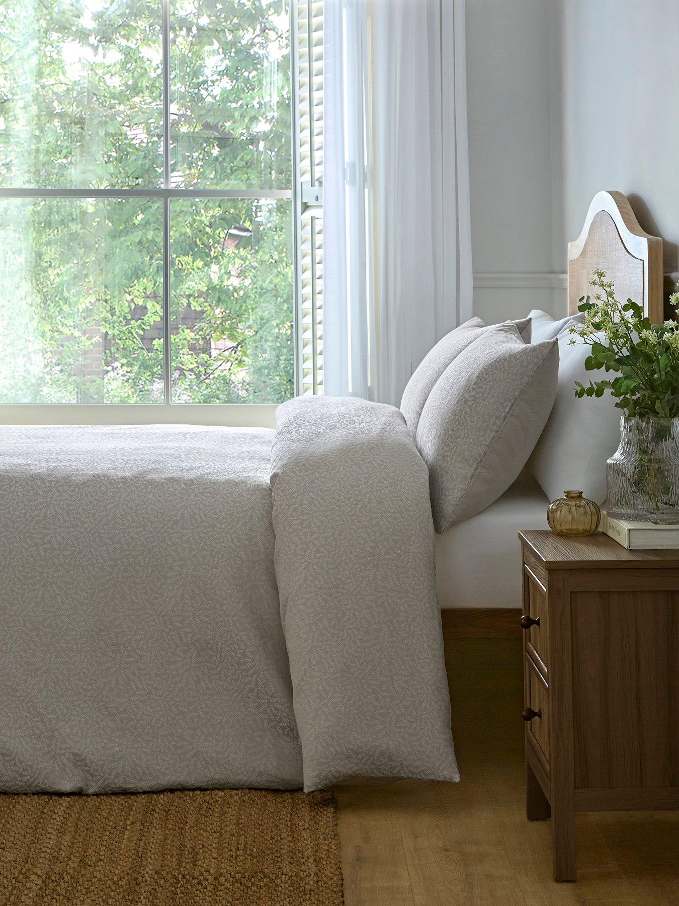 Dreams & Drapes Ditsy Leaf Jacquard Duvet Cover Set In Natural