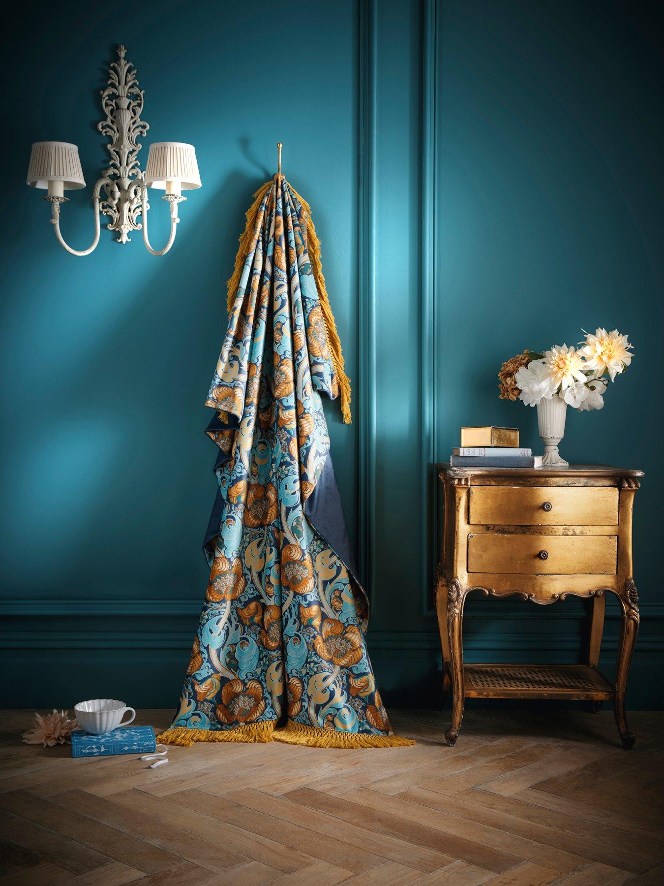 Laurence Llewelyn-Bowen Down The Dilly Throw In Ochre