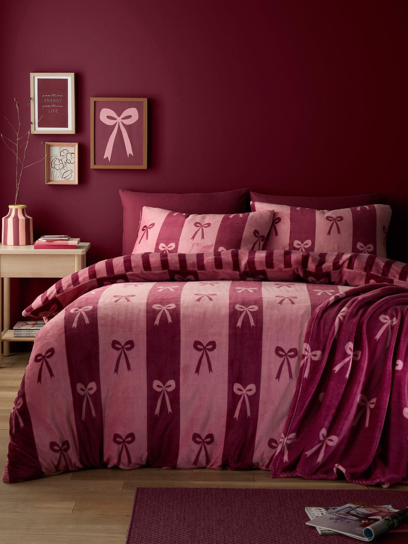 Image 5 of 5 of Fusion Bows Duvet Cover Set In Berry
