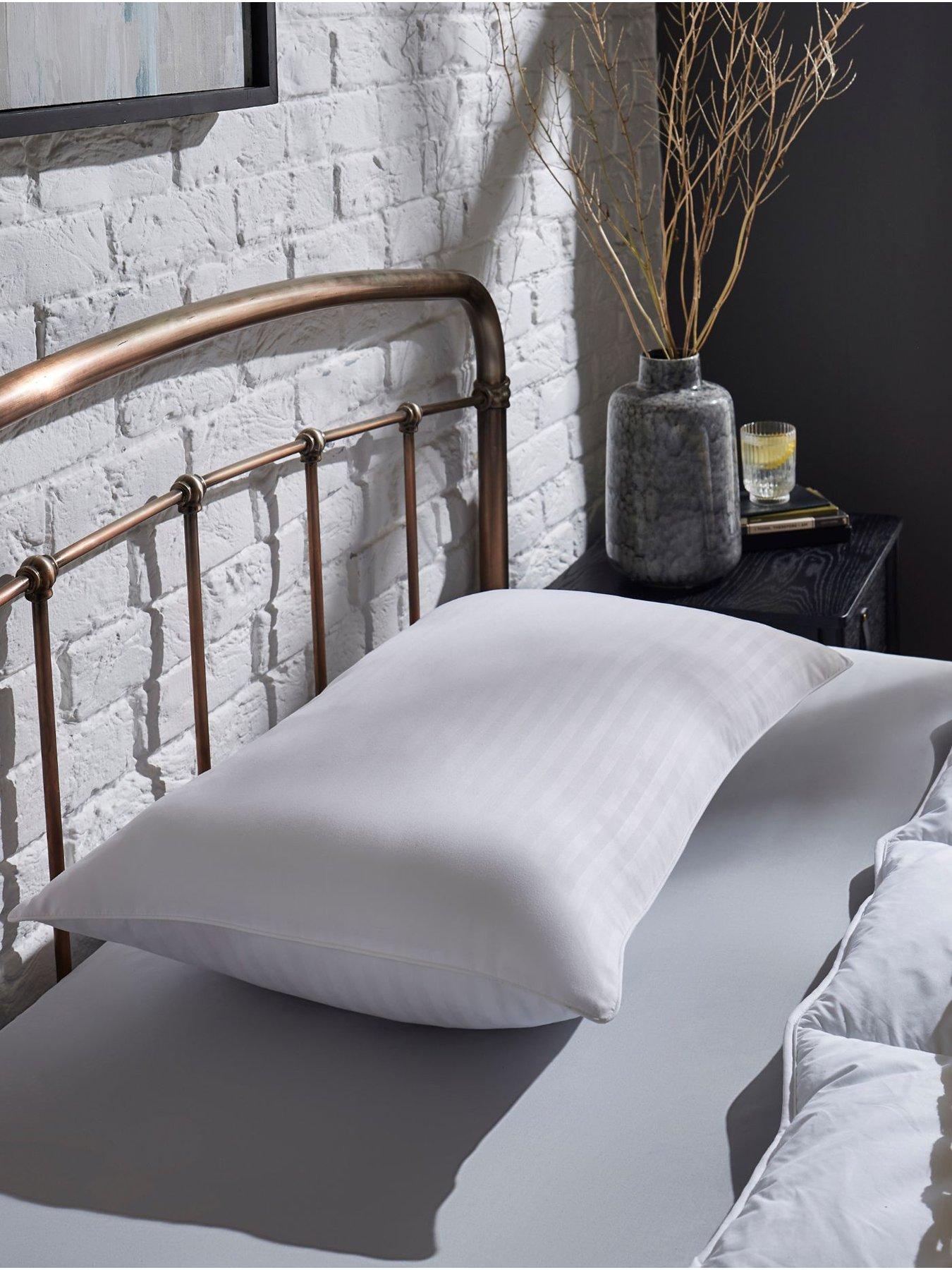 The Fine Bedding Company Unisex White Luna Extra Firm Cotton Pillow In - Image 4