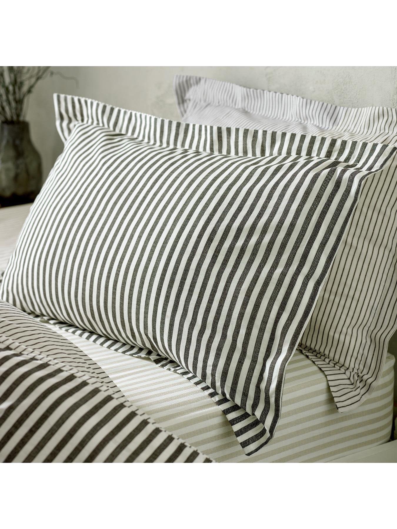 Image 3 of 4 of Yard Hebden Double Duvet Set Black