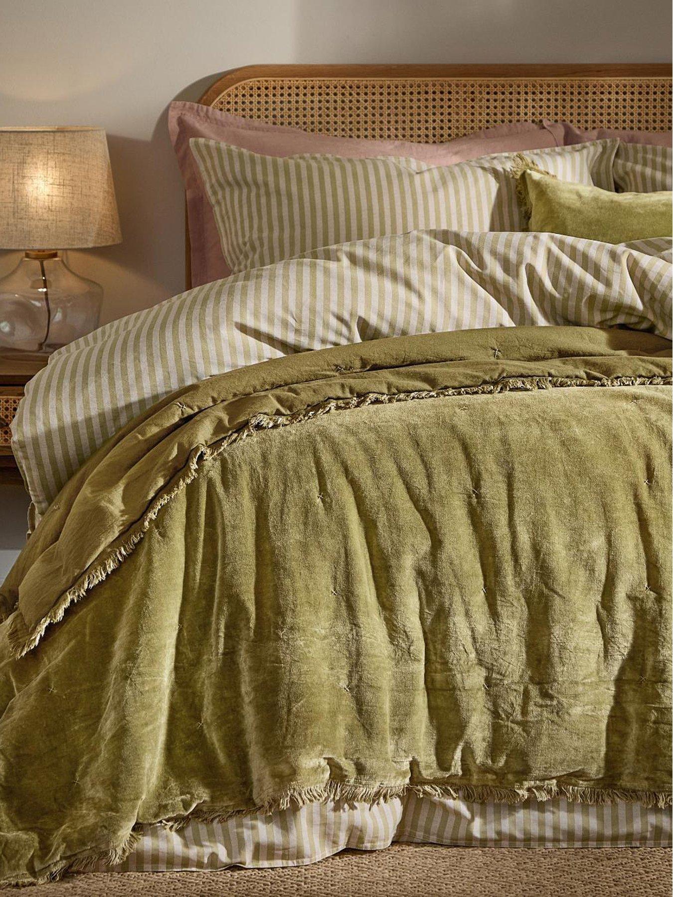 Image 1 of 4 of Yard Jaye 140x220 Filled Bedspread Moss