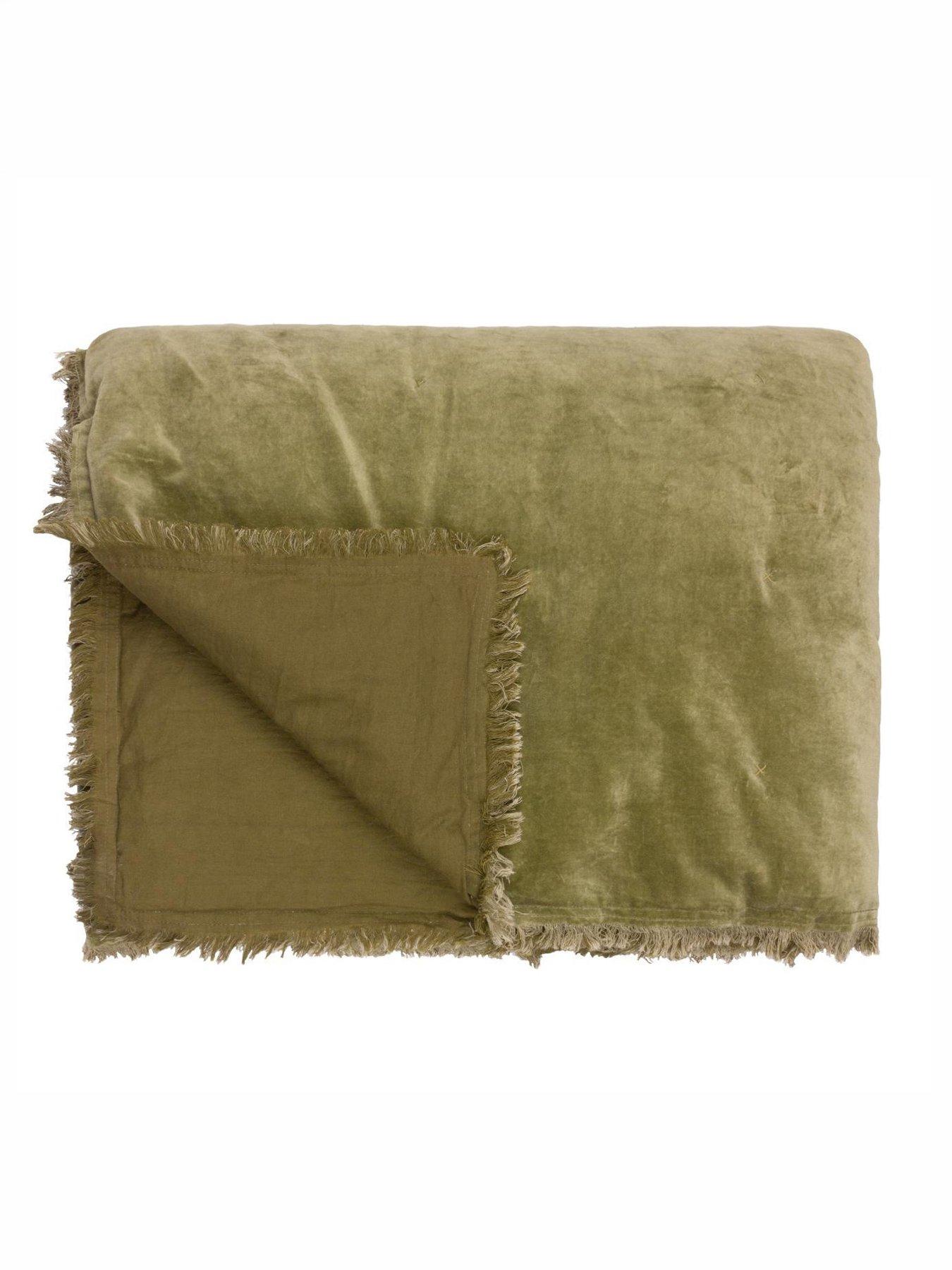 Image 3 of 4 of Yard Jaye 140x220 Filled Bedspread Moss