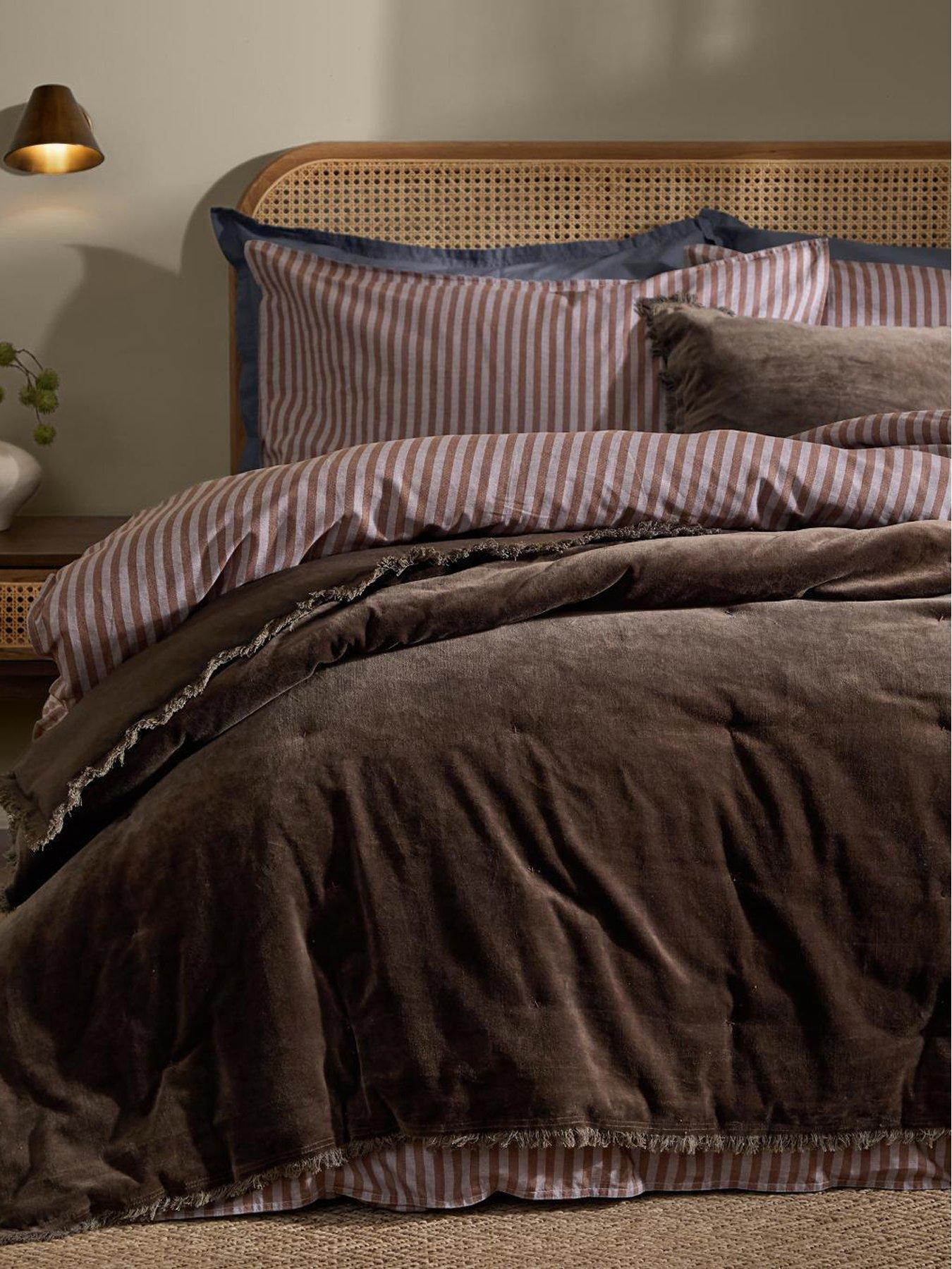 Image 1 of 4 of Yard Jaye 140x220 Bedspreadbitter Chocolate