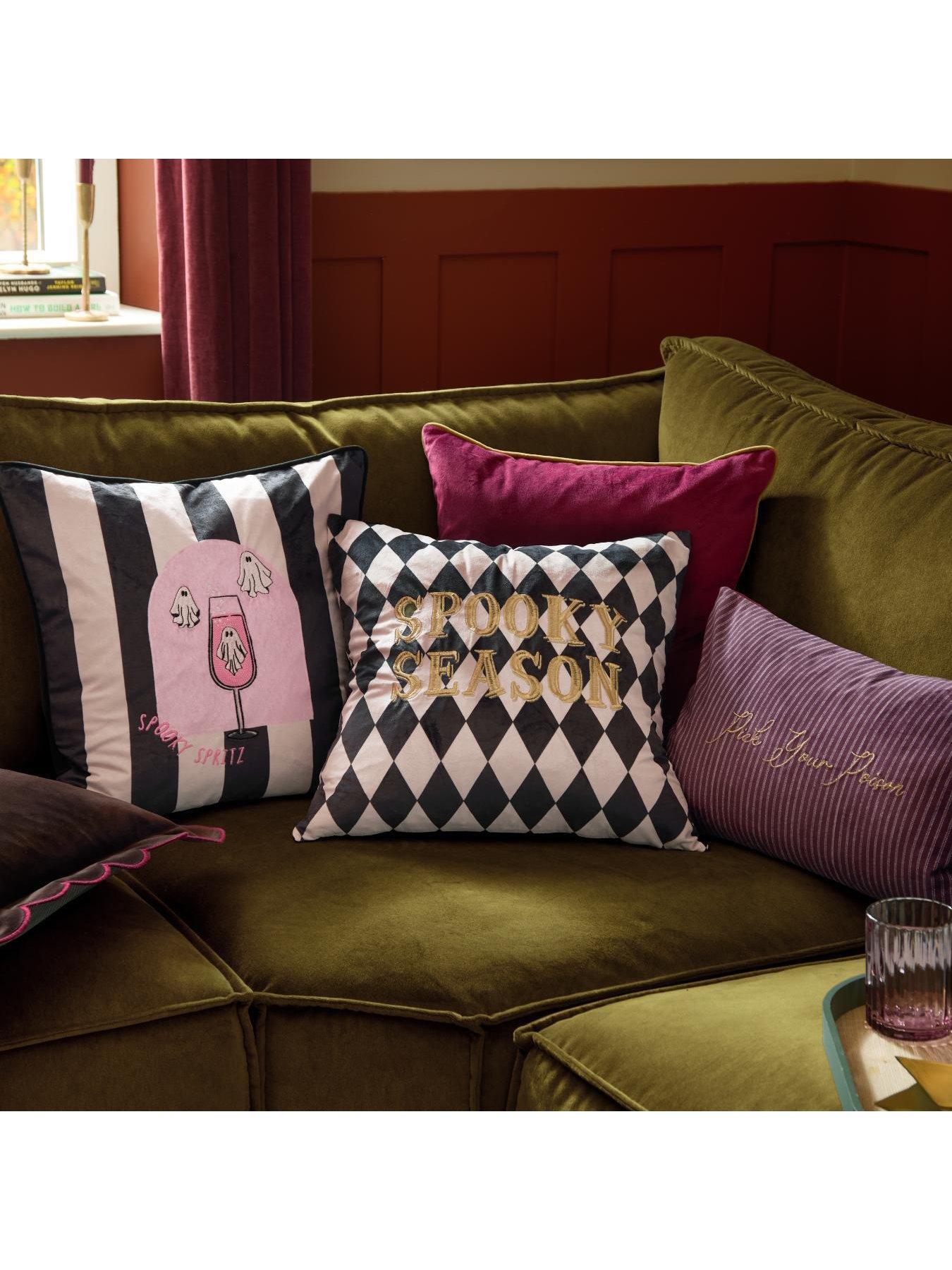 Image 5 of 5 of Furn Spooky Season 45x45 Polyester Cushion Gold/mono