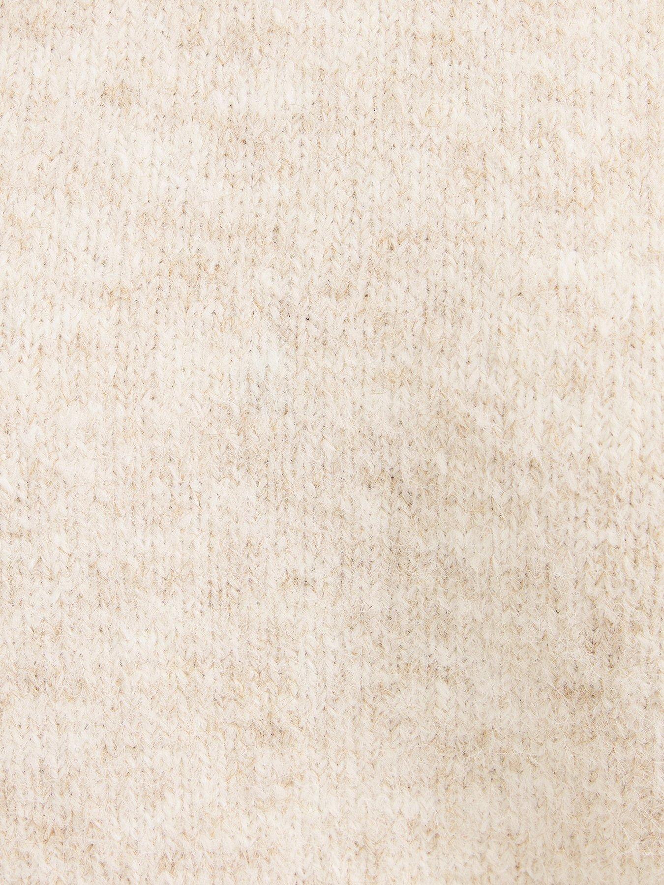 Image 5 of 5 of New Look Raglan Sleeve Knitted Jumper - Cream