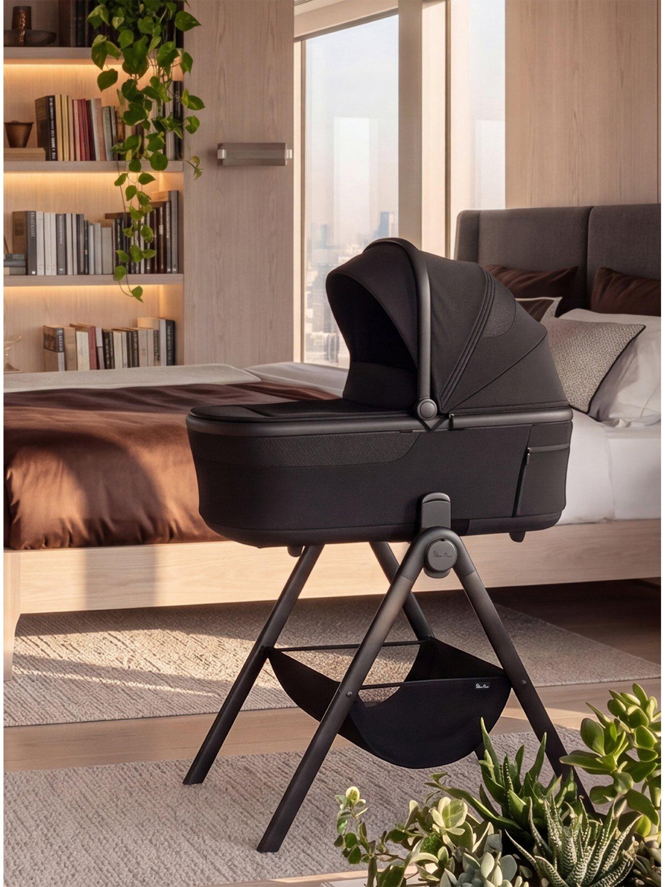 Image 6 of 6 of Silver Cross Cove 2 and Breez Carrycot Stand