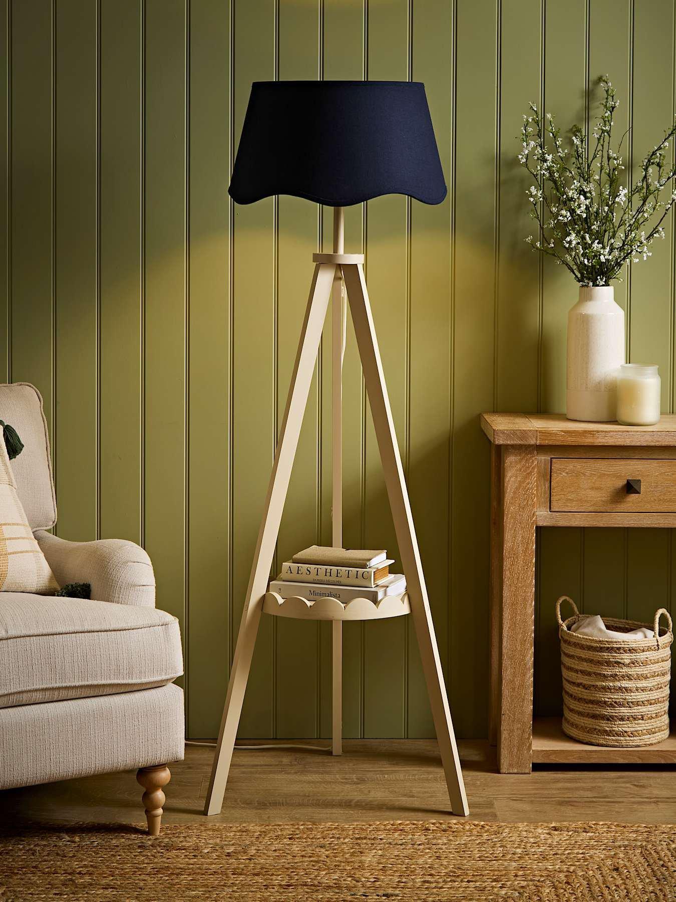 ValueLights Morrigan Cream Scallop Floor Lamp Scallop Shade & Bulb in Navy - Image 5