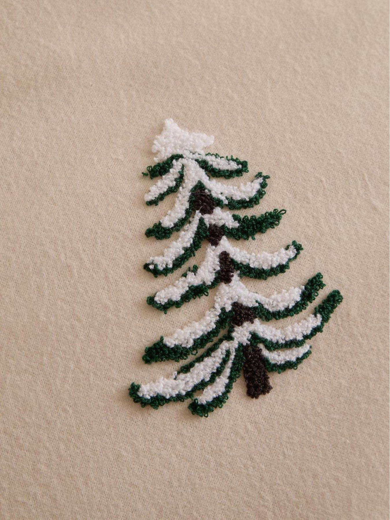 Image 4 of 4 of Furn Pine Tree Tufted Duvet Set Natural