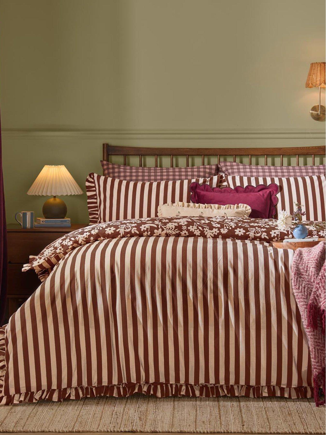 Image 3 of 4 of Furn Posie Duvet Set Chocolate