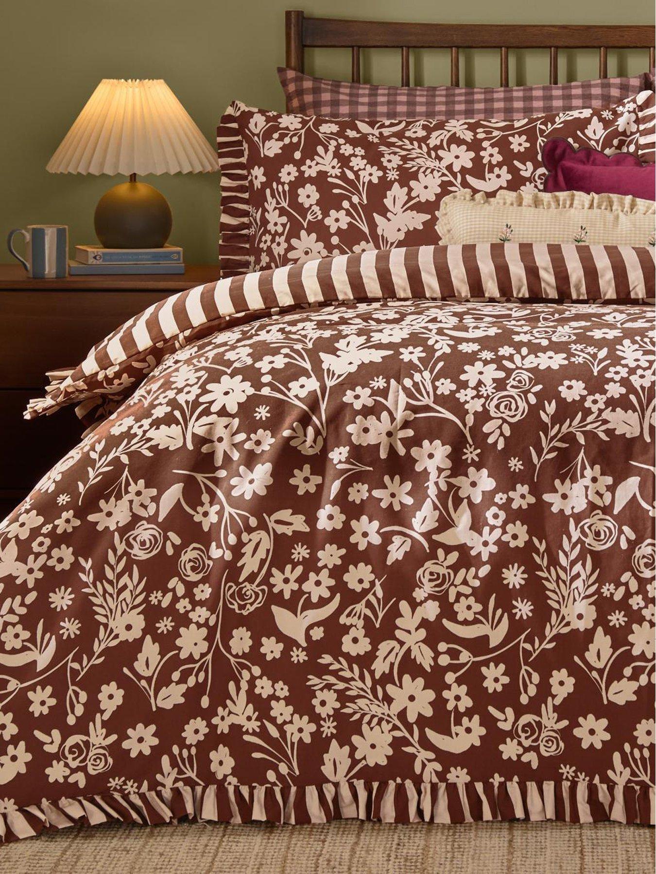 Image 4 of 4 of Furn Posie Duvet Set Chocolate