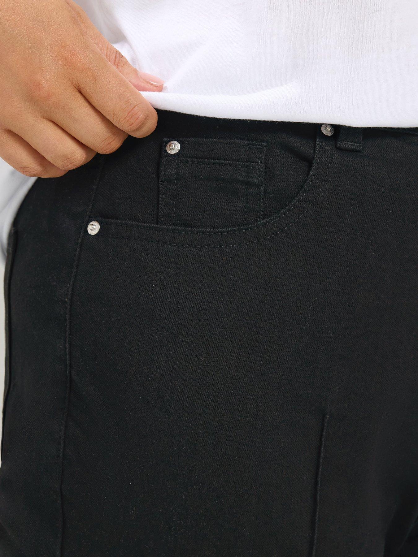Image 4 of 4 of Yours Curve Pintuck Flared 28" Jeans - Black