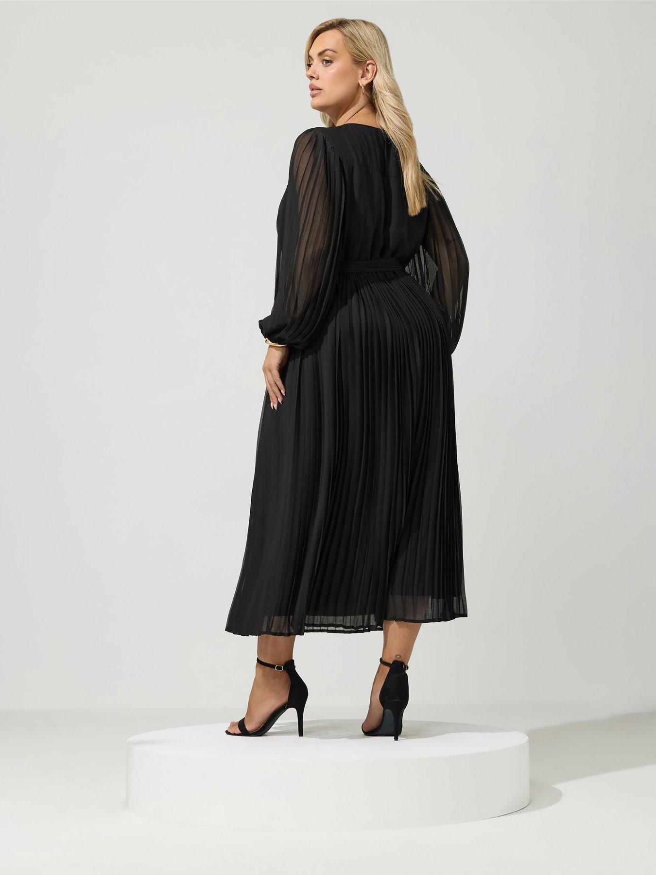 Image 2 of 4 of Yours Womens Curve Sweetheart Pleated Dress - Black