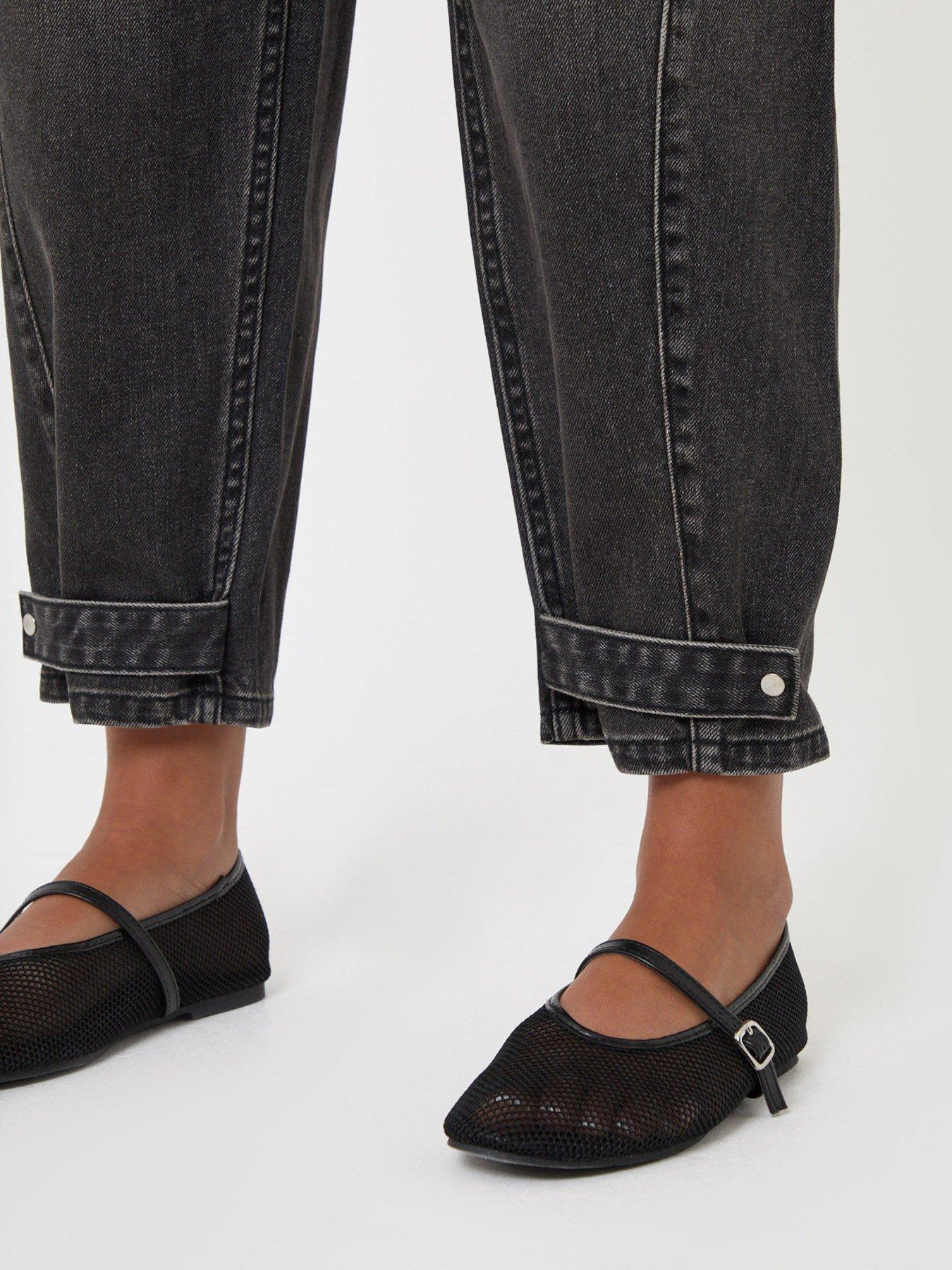 Image 4 of 5 of Threadbare Barrel Leg Jeans In Black