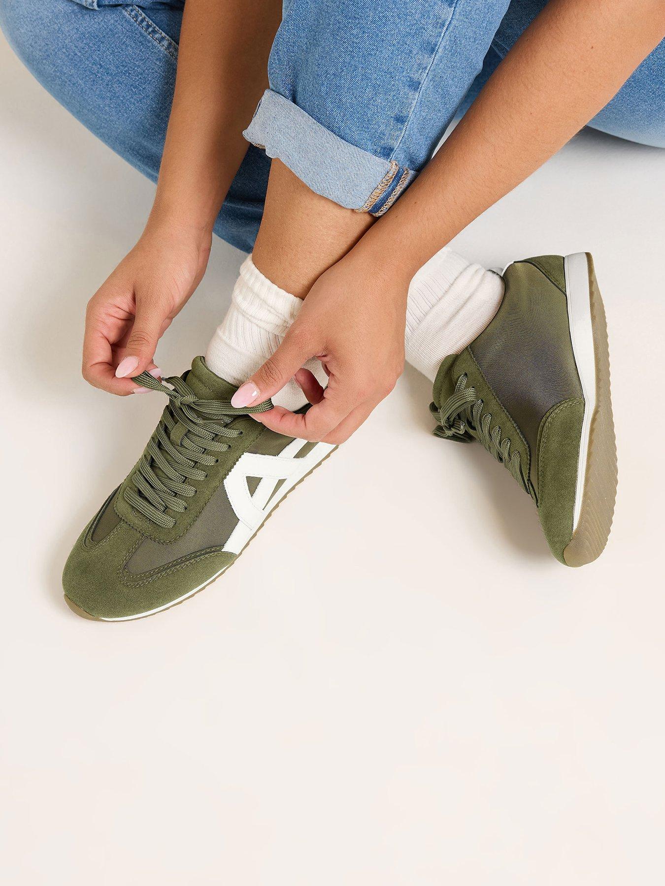 Yours Curve Wide Fit Feature Panel Slim Sole Runner Trainer - Green