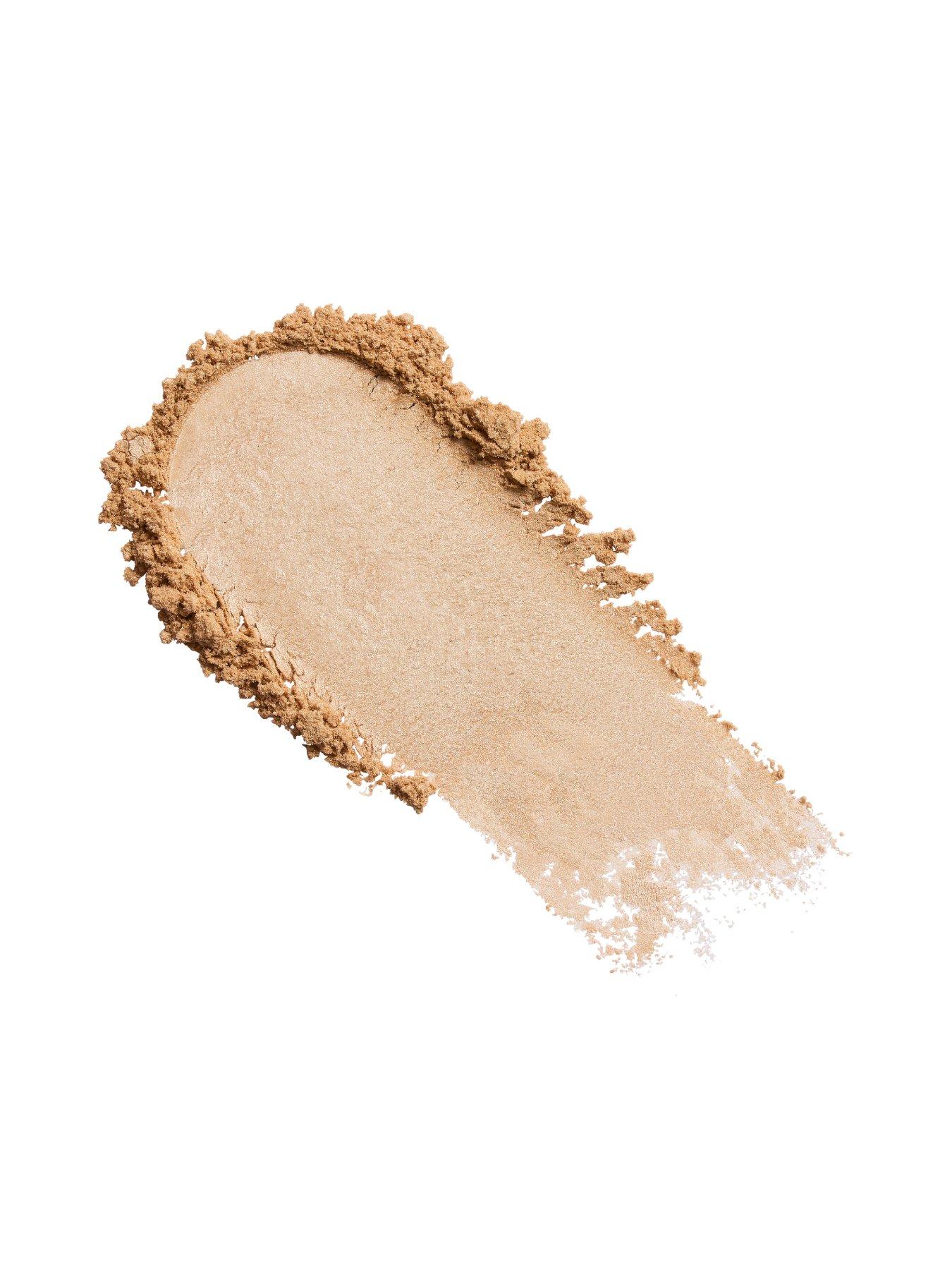 Image 3 of 4 of Revolution Beauty London Revolution Translucent Glow Loose Baking Powder
