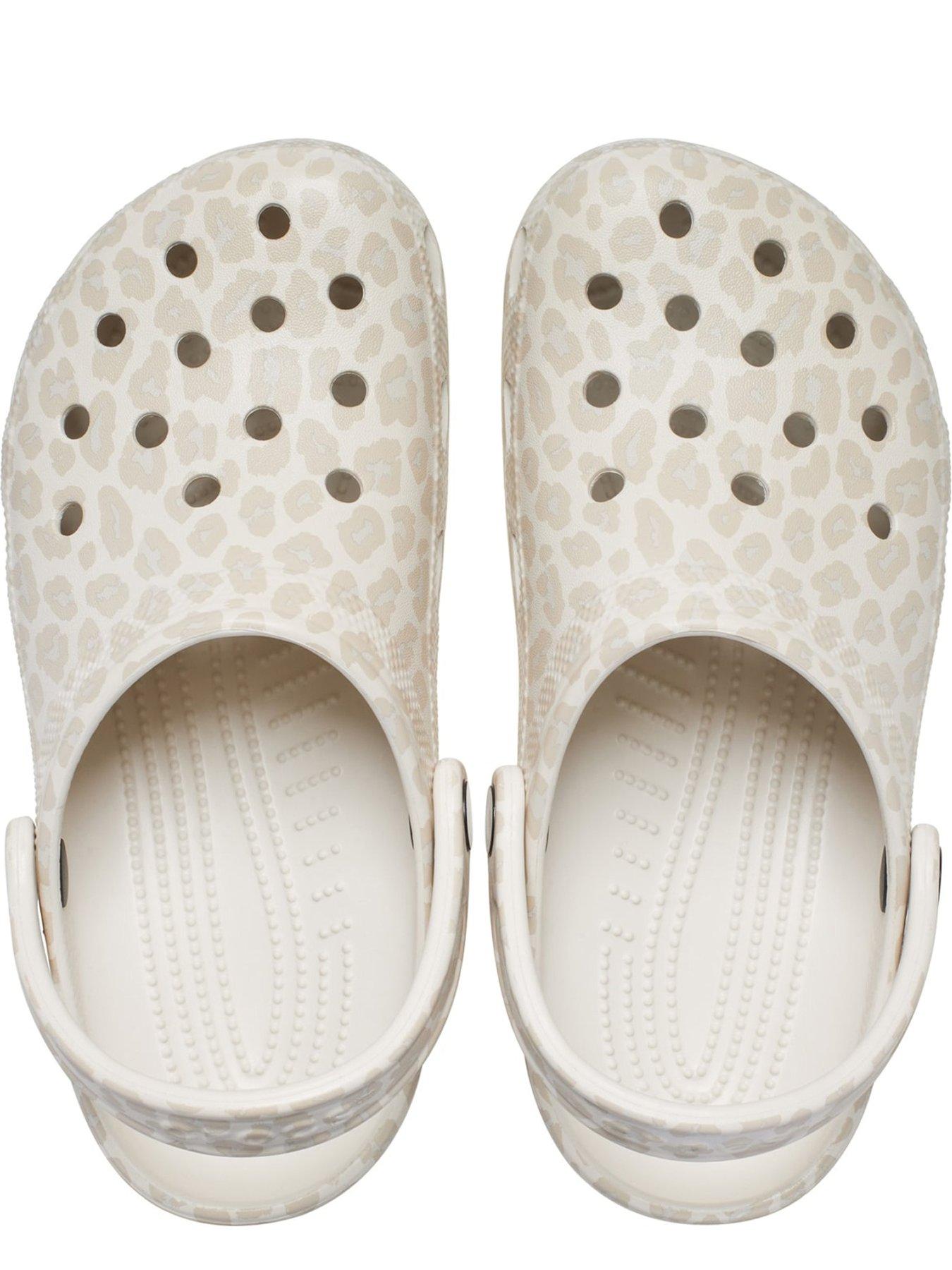 Image 4 of 6 of Crocs Classic Graphic Leopard