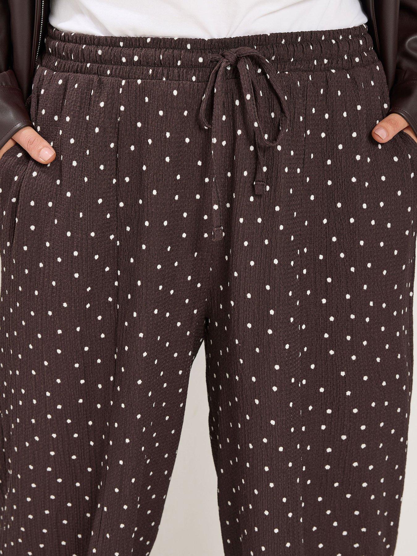 Image 4 of 4 of Yours Curve Crinkle Barrel Trouser - Brown