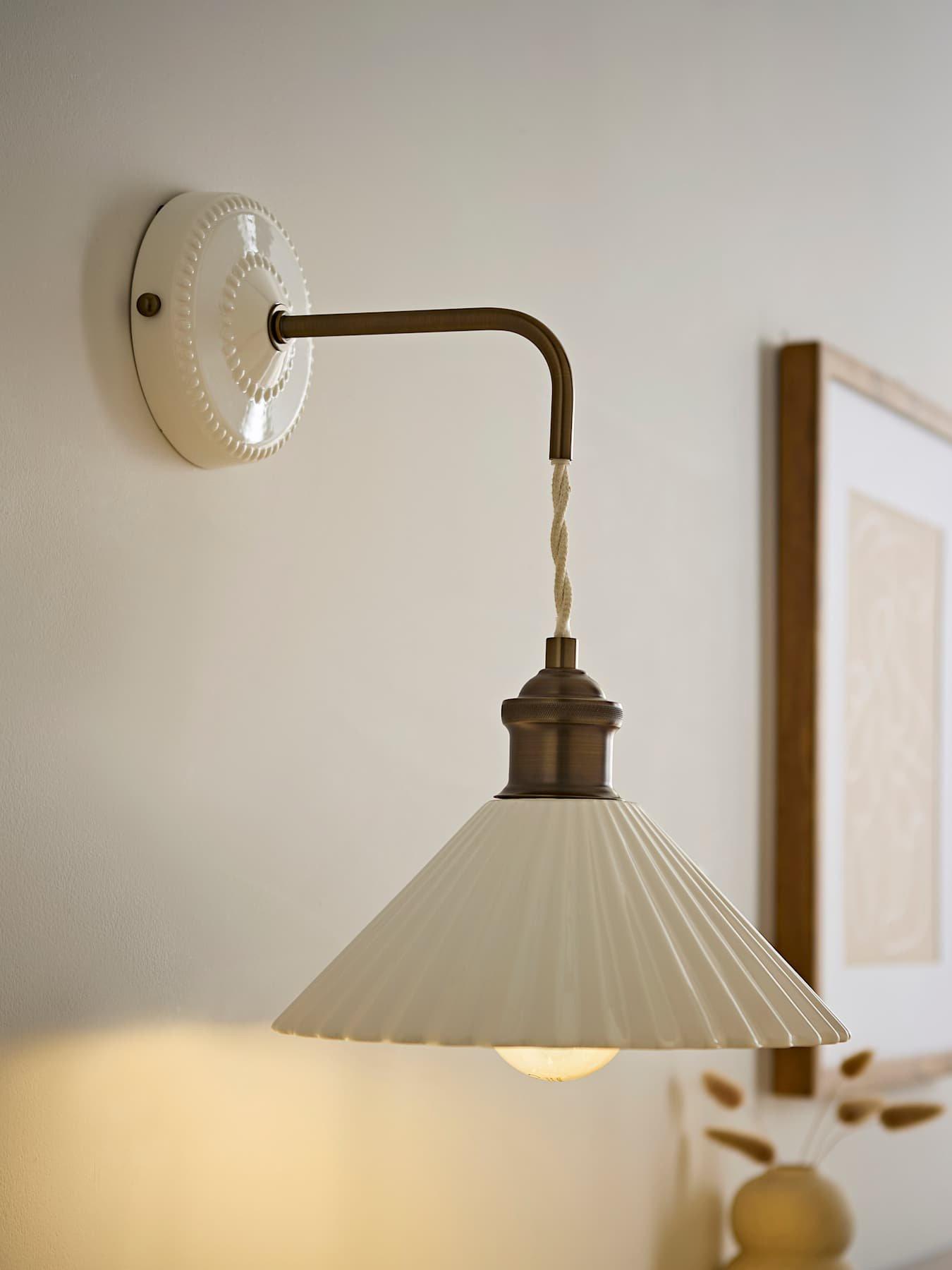 ValueLights Burford Ceramic Ribbed Adjustable Wall Light