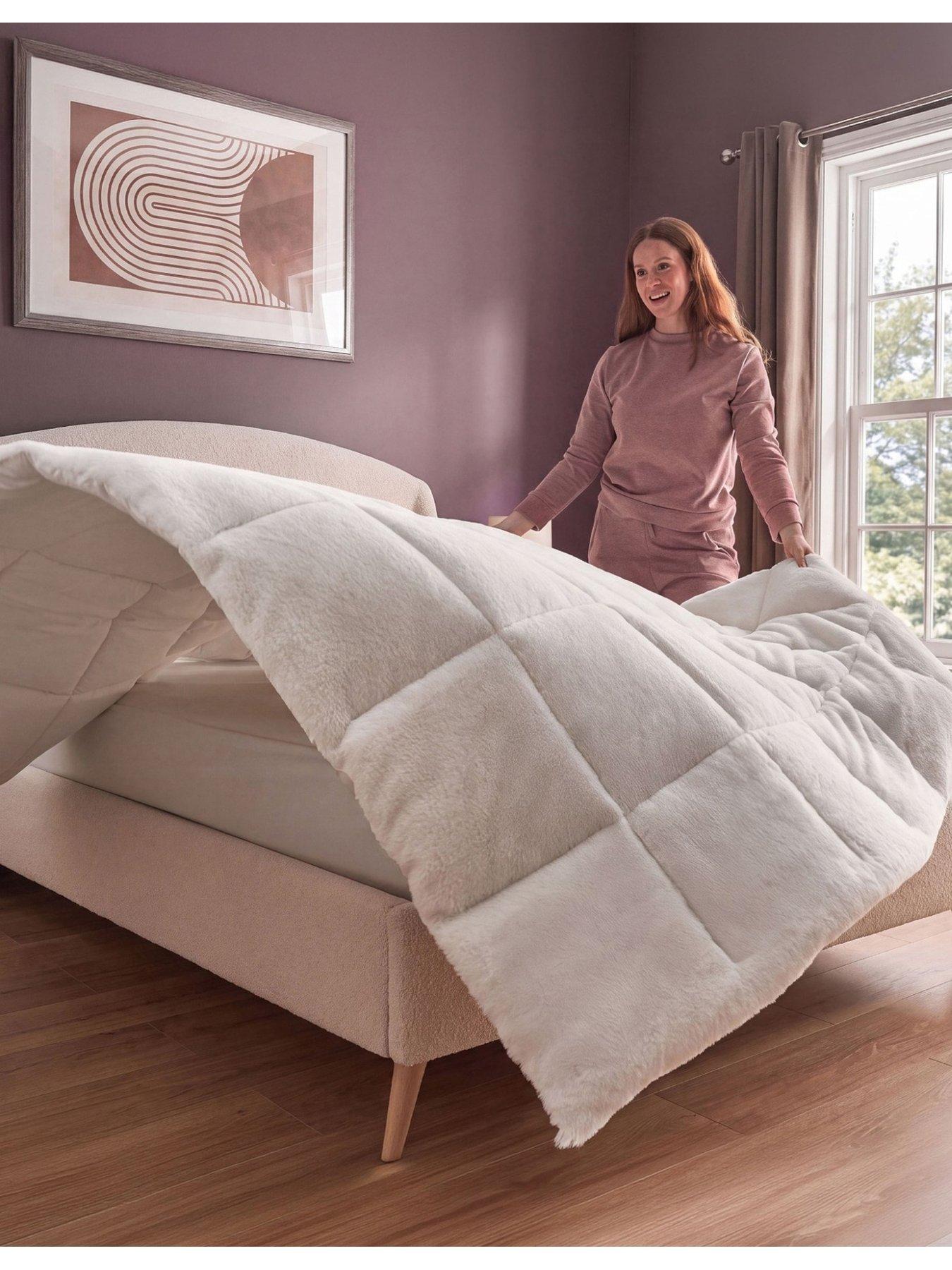 Image 4 of 7 of Silentnight Coverless Duvet Faux Fur 10.5 Tog