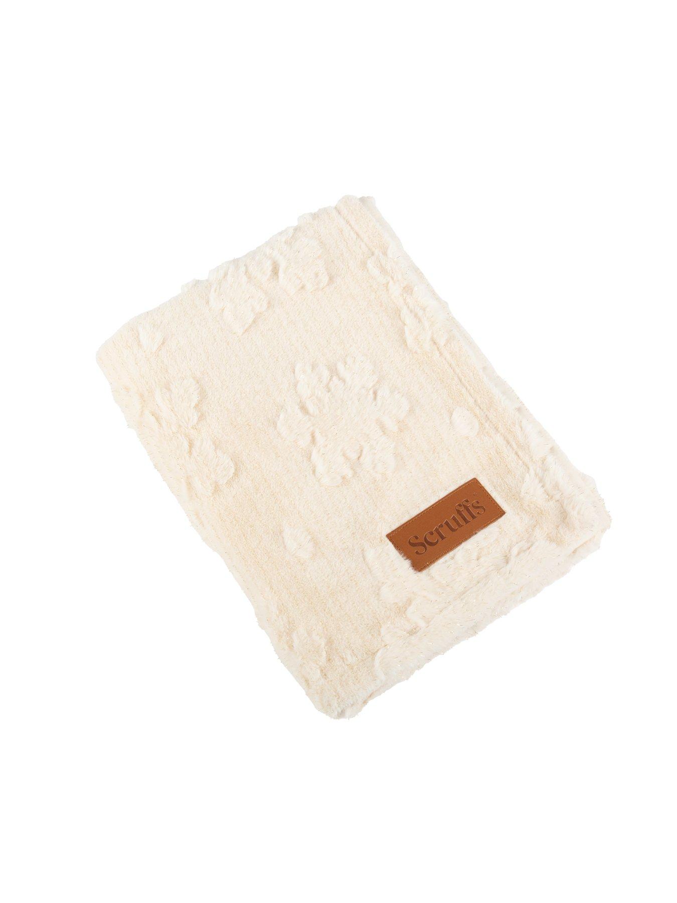 Image 4 of 4 of Scruffs Scruffs Snowflake Shimmer Blanket