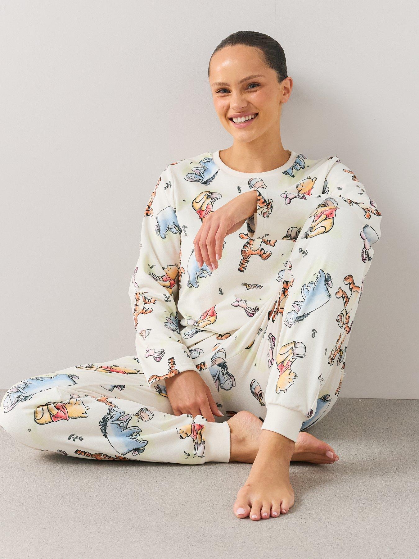 Image 5 of 7 of Brand Threads Winnie The Pooh Fleece Twosie Pyjama Set