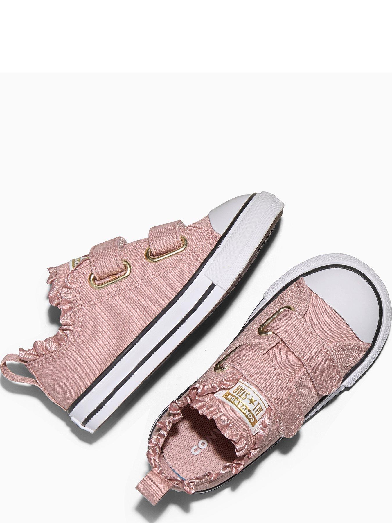 Image 4 of 5 of Converse Infants Chuck Taylor All Star 2v Ox Ruffles Trainers - Pink