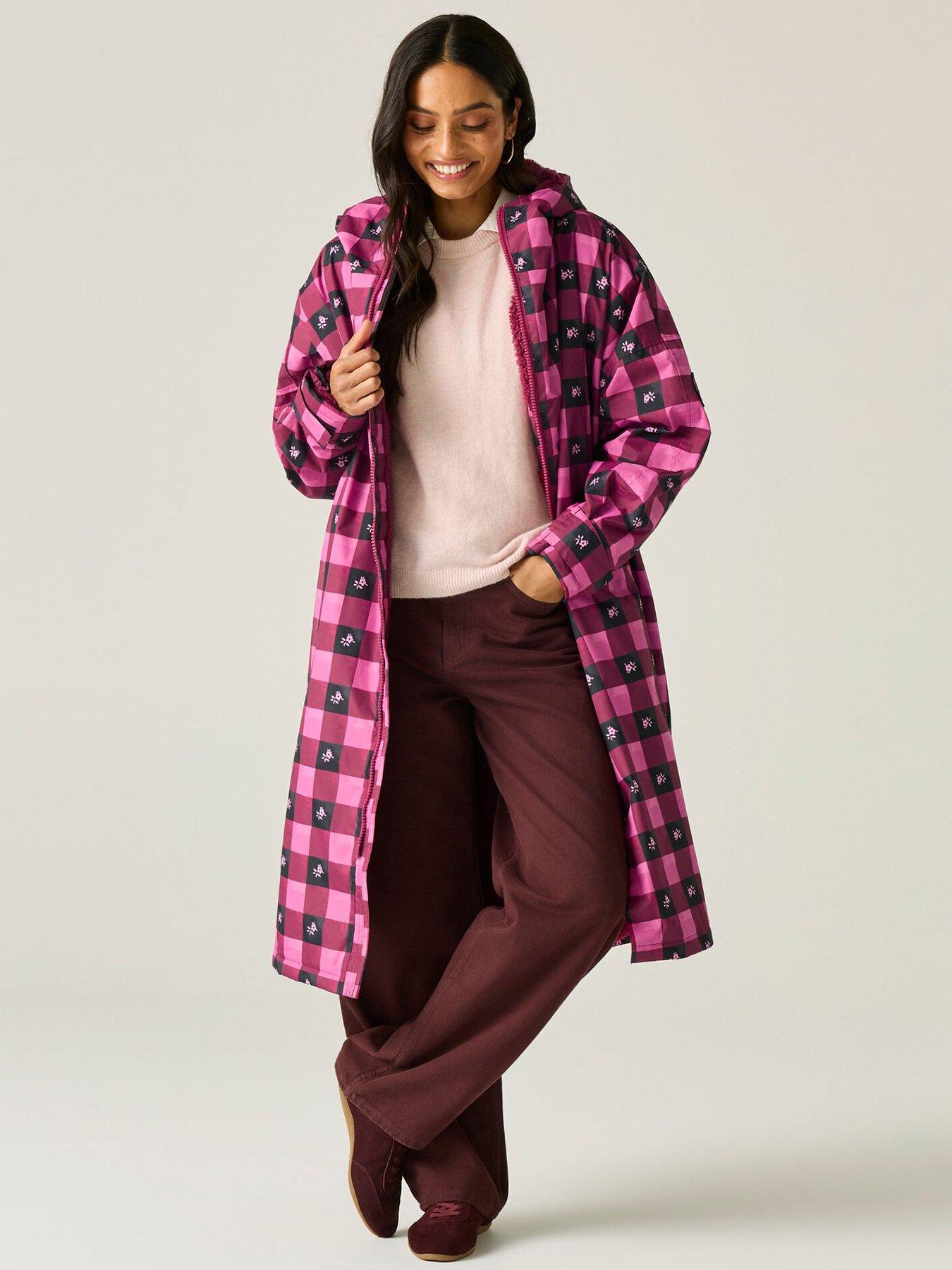 Image 4 of 7 of Regatta Womens Cath Kidston Waterproof Borg Lined Hooded Changing Robe - Burgundy