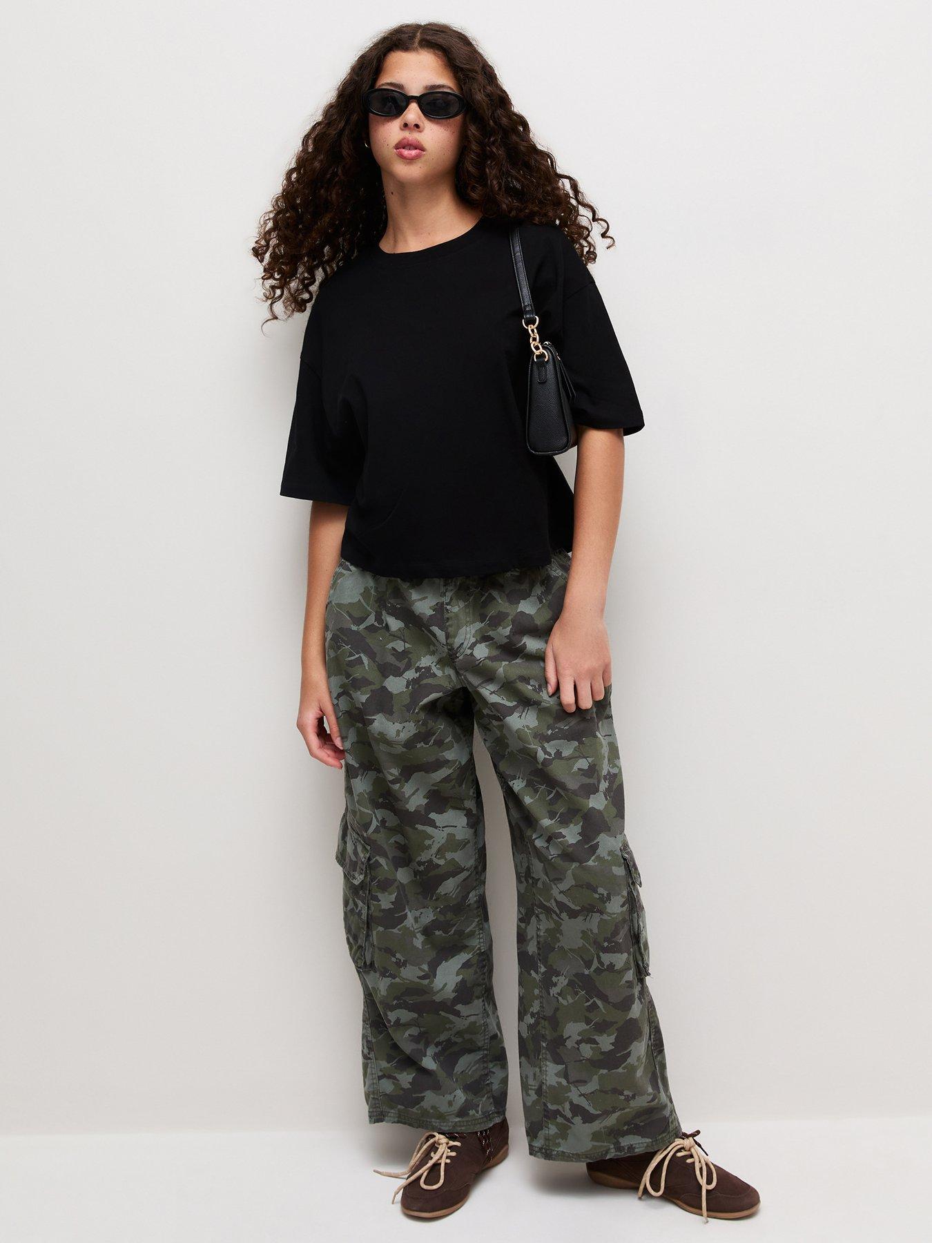 Image 3 of 6 of New Look 915 Girls Boxy Sweatshirt Neck Short Sleeve T-Shirt - Black