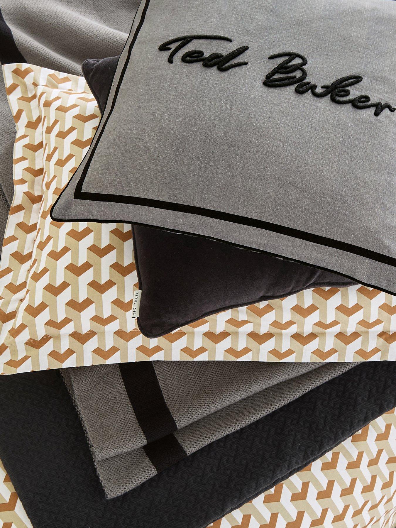 Image 6 of 6 of Ted Baker Phorcys Cover Set Multi