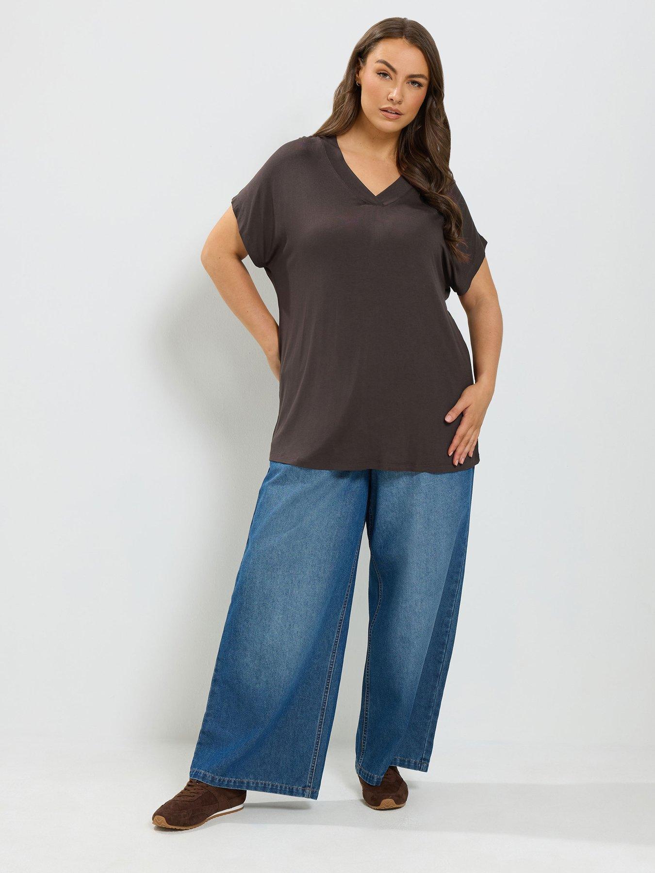 Image 3 of 4 of Yours Curve Grown On Sleeve T-Shirt - Brown