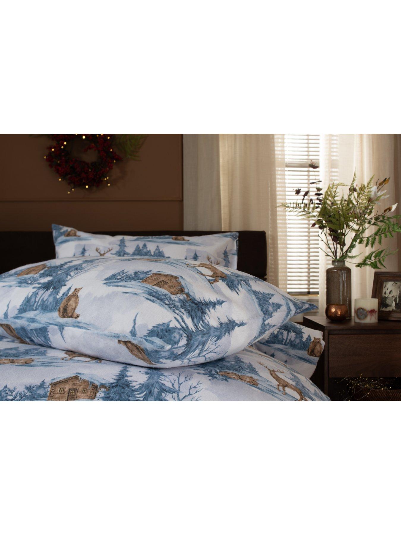 Image 4 of 5 of Deyongs Snowy Bear King Duvet Set