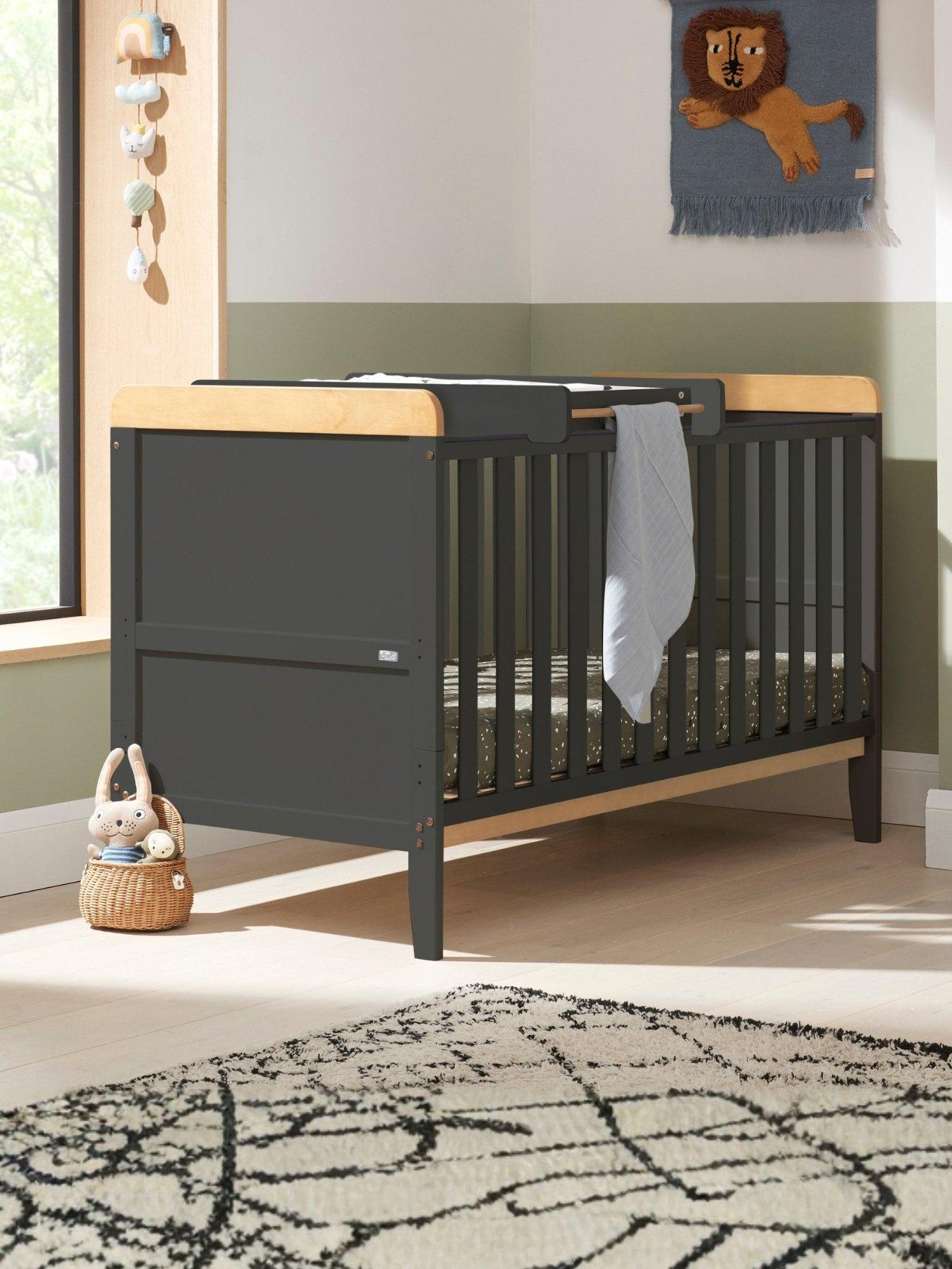 Tutti Bambini Rio Cot Bed with Mattress and Cot Top Changer - Image 3