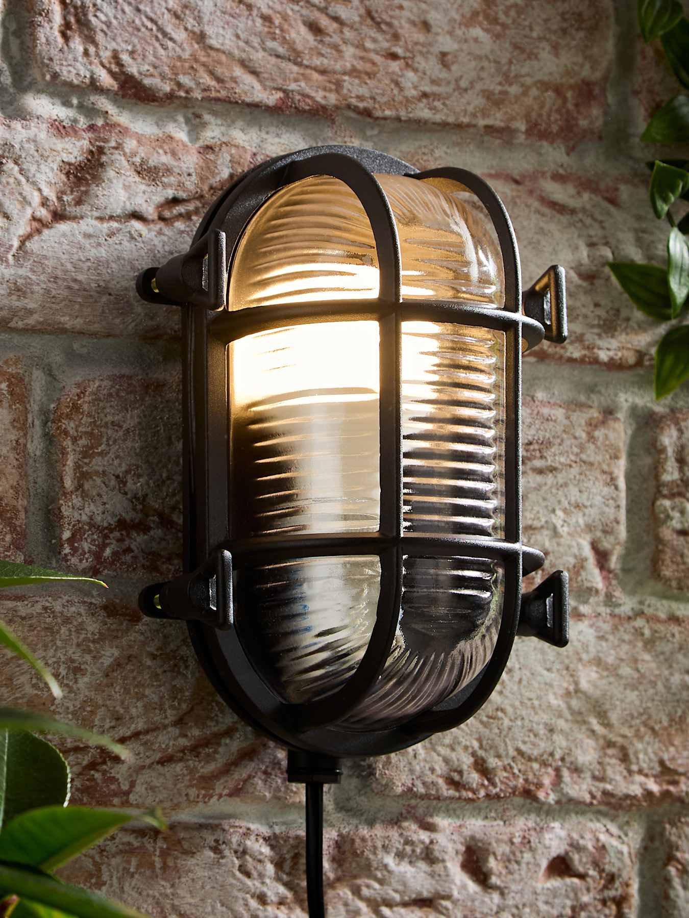 ValueLights Bow IP64 Oval Polished Matt Black Nautical Bulkhead